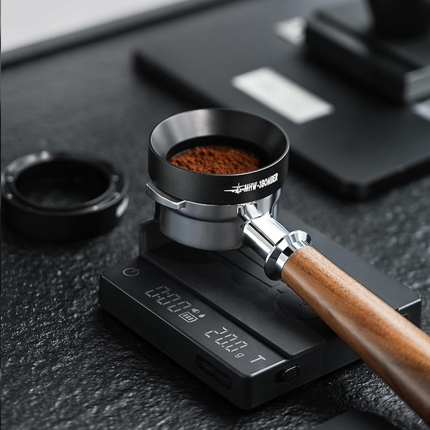 MHW-3BOMBER 2.283 in embudo dosificador de café magnético Espresso Anillo de dosificación Herramientas de barista unidas a 58MM Portafilter (negro)