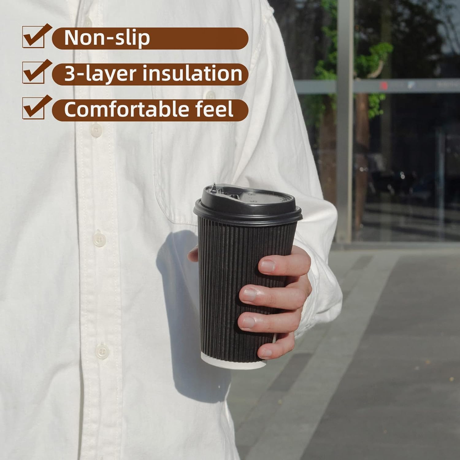 Tazas de café de papel desechables de 16 onzas con tapas, 100 unidades, tazas desechables aisladas con funda de doble pared, perfectas para bebidas