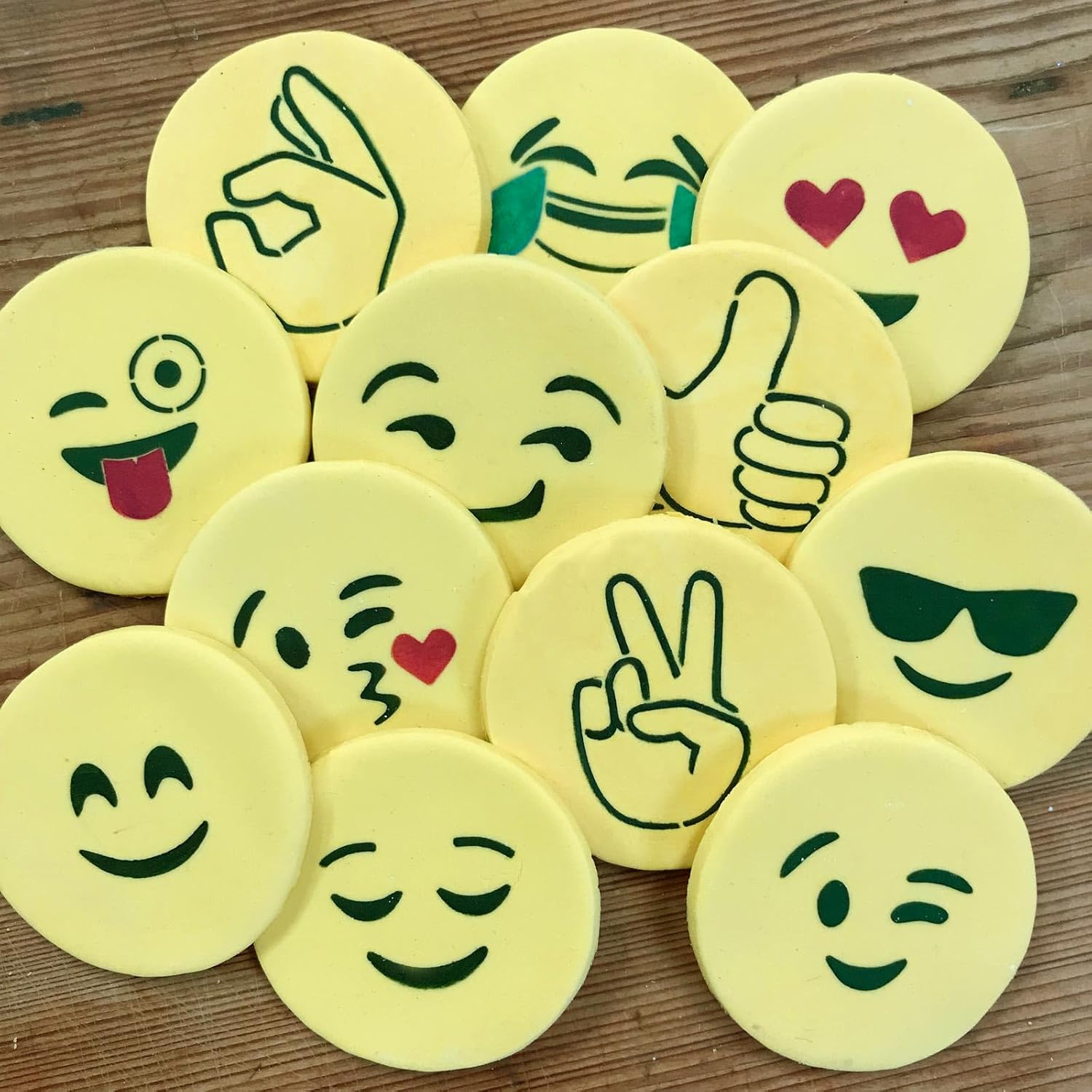 Juego de plantillas de galletas Emojis C983 de Designer Stencils