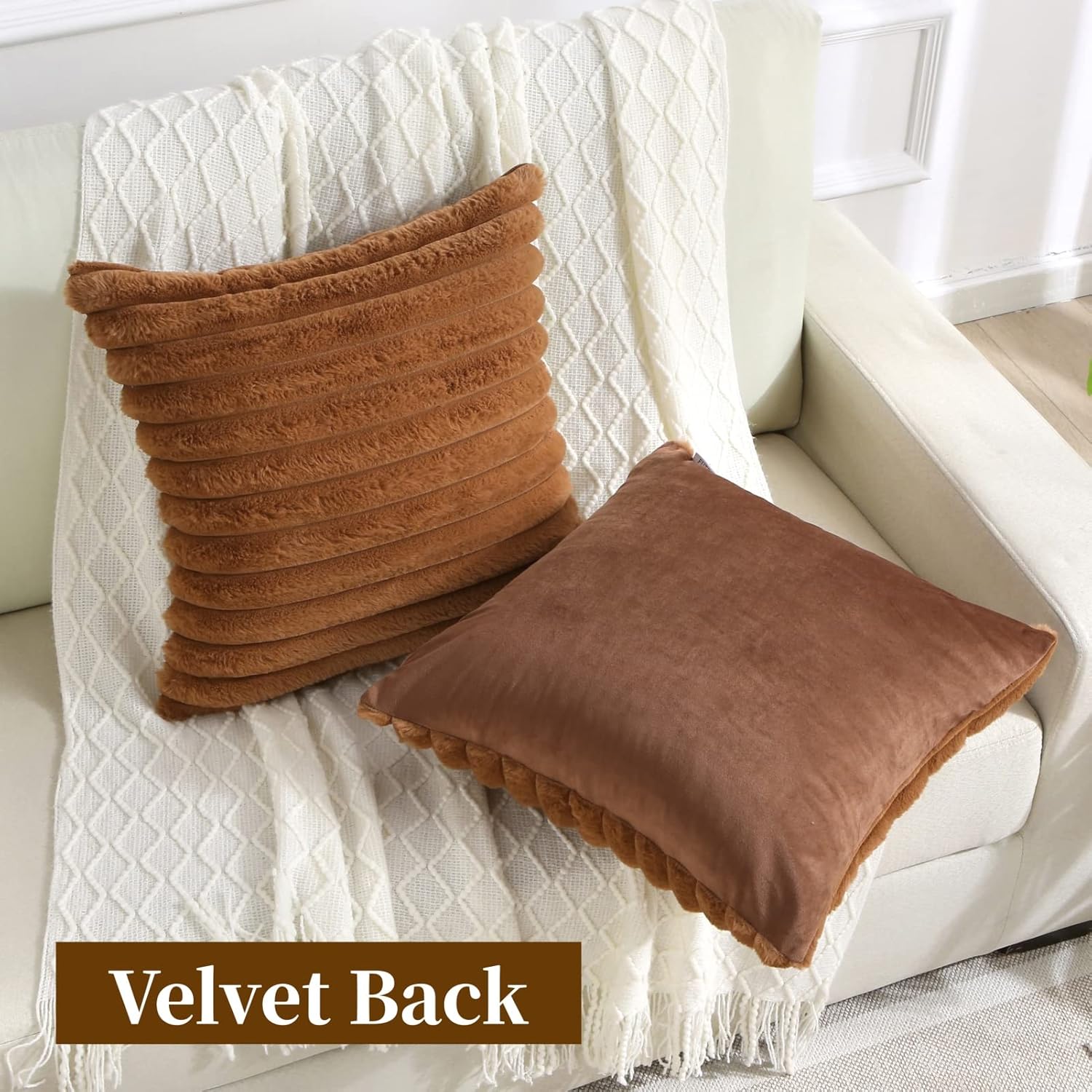 FUTEI – Juego de 2 fundas de almohada decorativas con rayas de color marrón, 22 x 22 pulgadas, cuadradas y primaverales, piel sintética de conejo