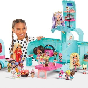 LOL Surprise OMG Glam N’ Go Camper Playset con más de 50 sorpresas y juego de 360, totalmente amueblado con piscina, tobogán de agua, literas, LOL Surprise OMG Glam N’ Go Camper Playset con más de 50 sorpresas y juego de 360, totalmente amueblado con piscina, tobogán de agua, literas,