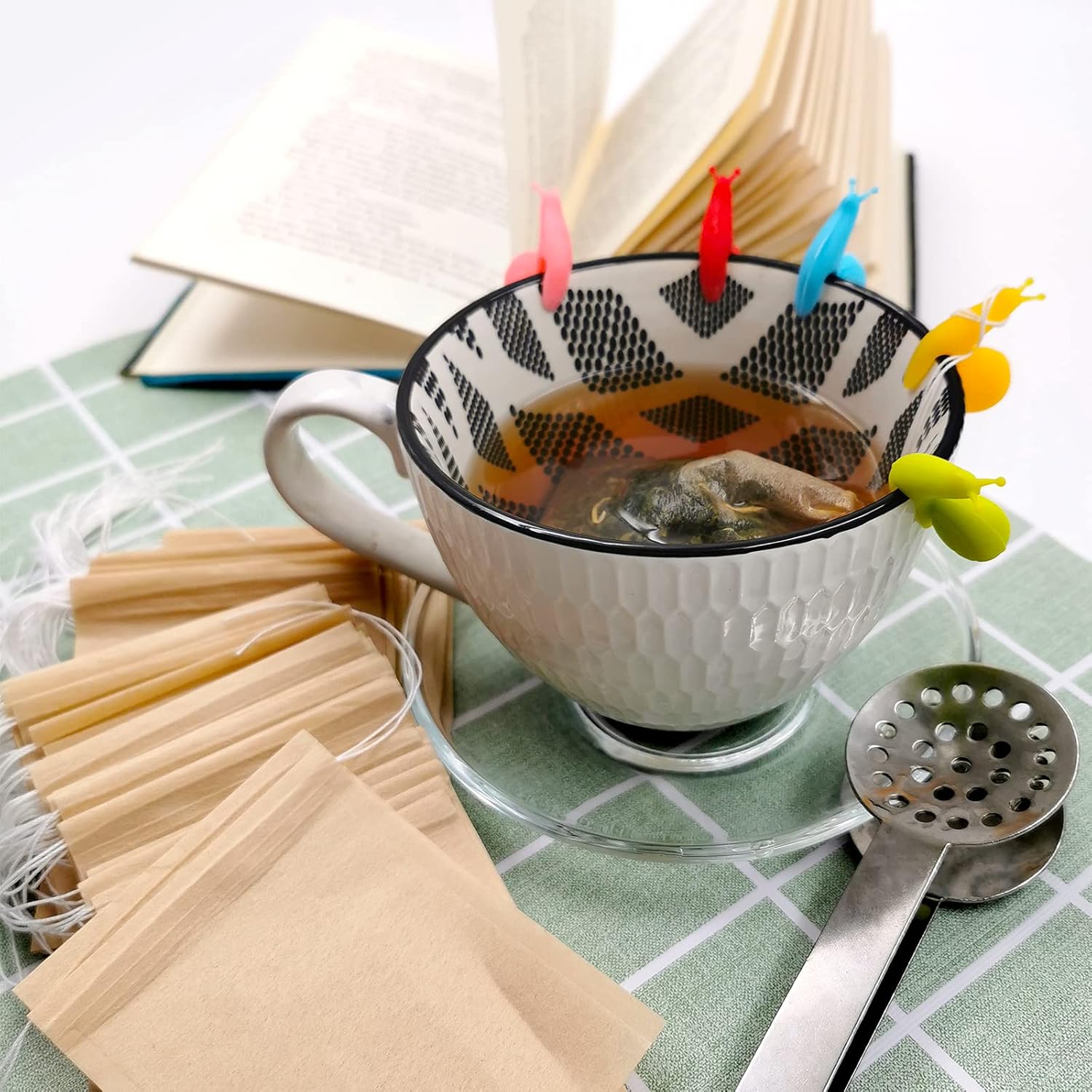 SNAIL GARDEN 300 bolsas de filtro de té, infusor de té para té de hojas sueltas con 1 pinza para bolsa de té y 5 soportes para bolsas de té, papel