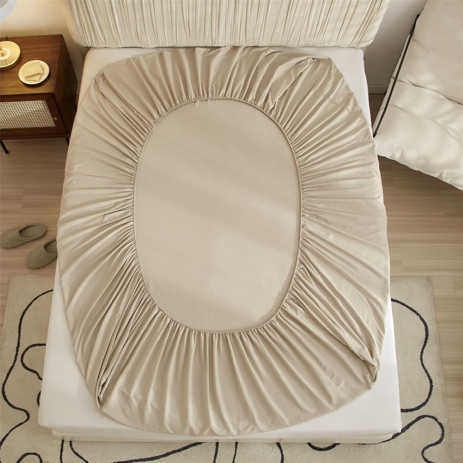 VClife Sábana bajera ajustable suave tamaño individual de color beige liso bronceado con bolsillo profundo de 16 pulgadas de profundidad, sábana de