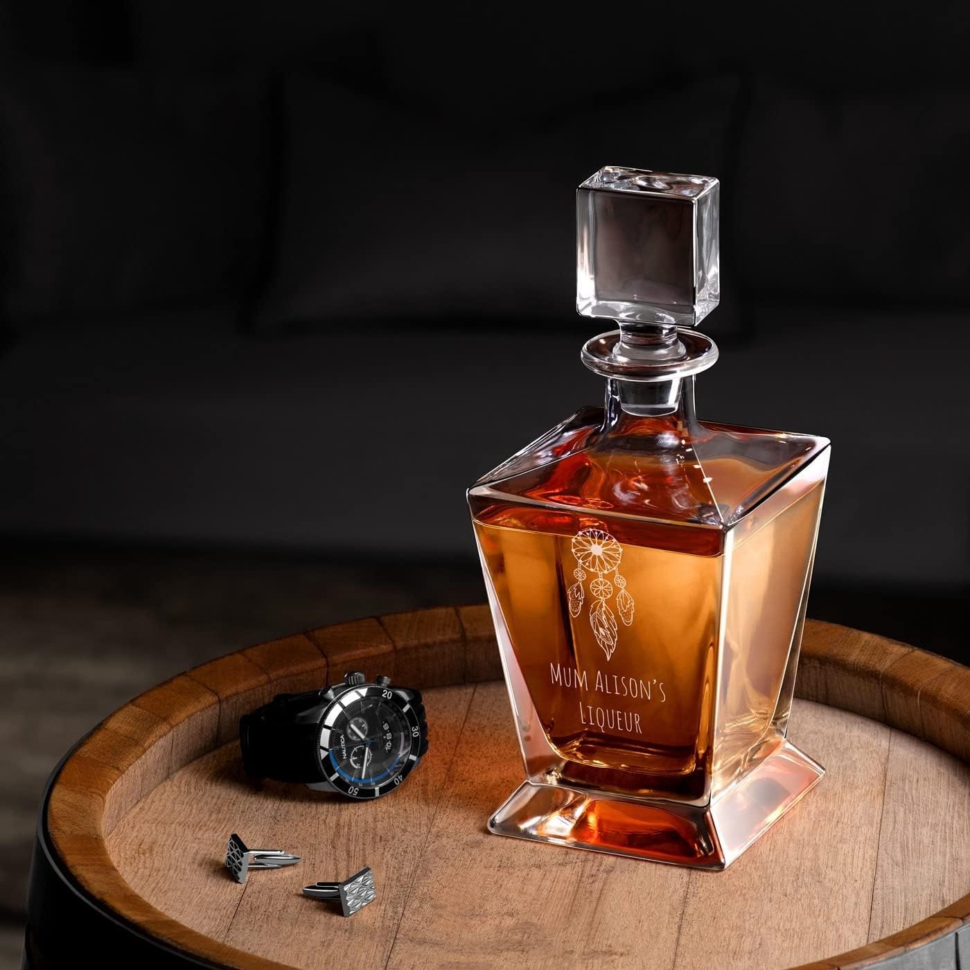 Maverton Decantador de whisky para mujer – Dispensador de licor personalizado para ella – Jarra de whisky para cumpleaños – Artículo elegante para