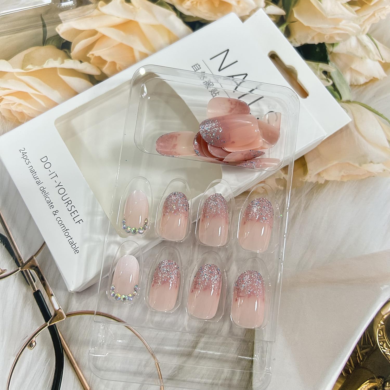 Uñas postizas a presión ovaladas medianas, uñas postizas artificiales con diseño de lentejuelas de diamantes de imitación, cobertura completa,