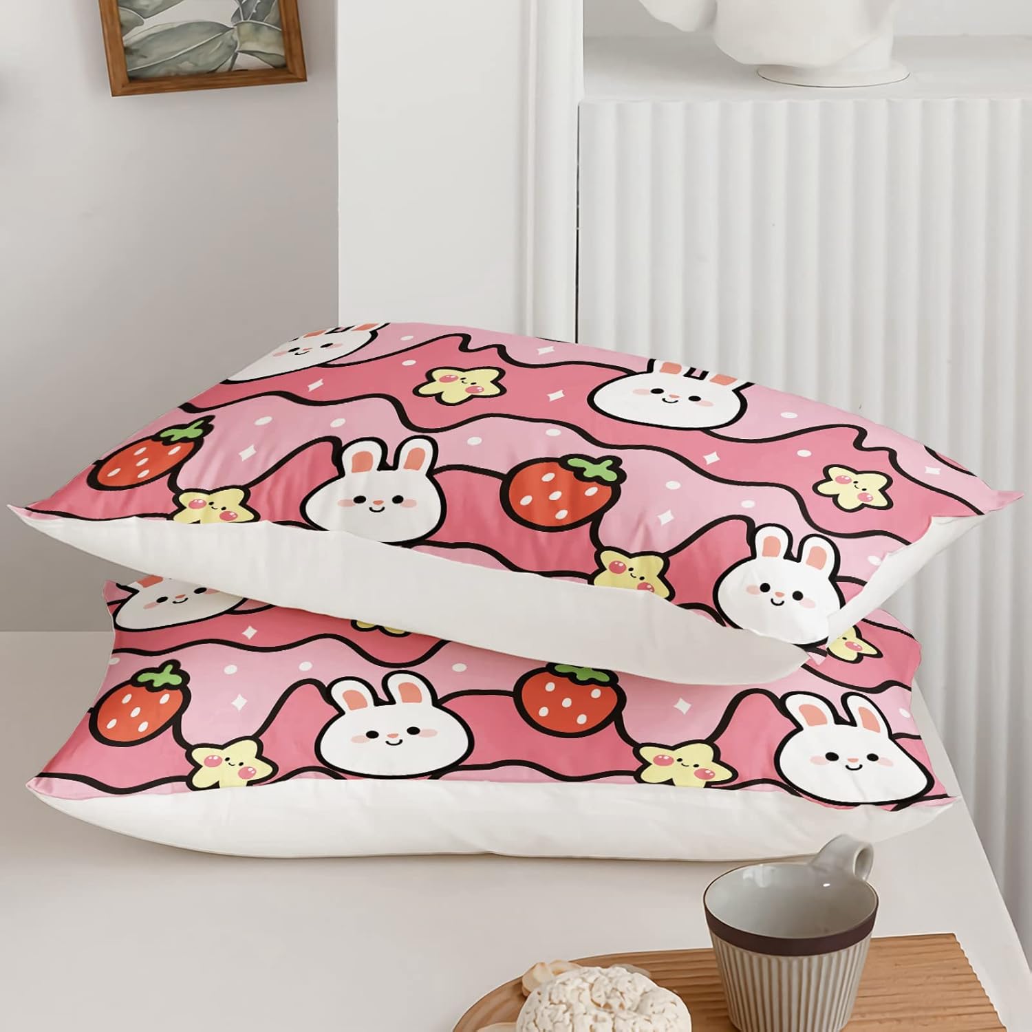 QOOMO Edredón Kawaii de conejo, juego de edredón de conejo fresa para niños y niñas, juego de ropa de cama de 3 piezas impreso con 2 fundas de