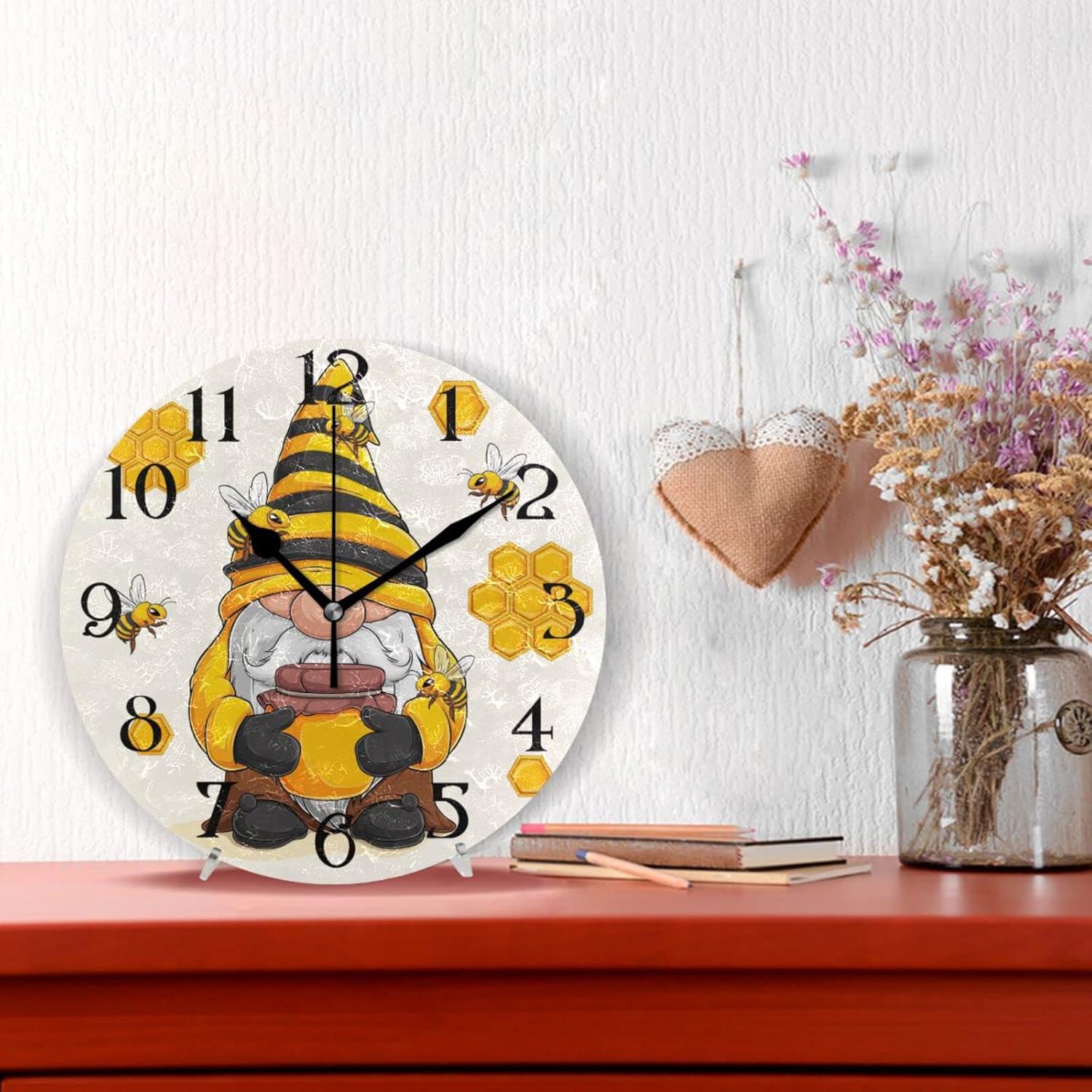 Reloj de pared con forma de panal de abeja de gnomo, silencioso, sin tictac, reloj de baño redondo de 9.5 pulgadas, funciona con pilas, reloj de