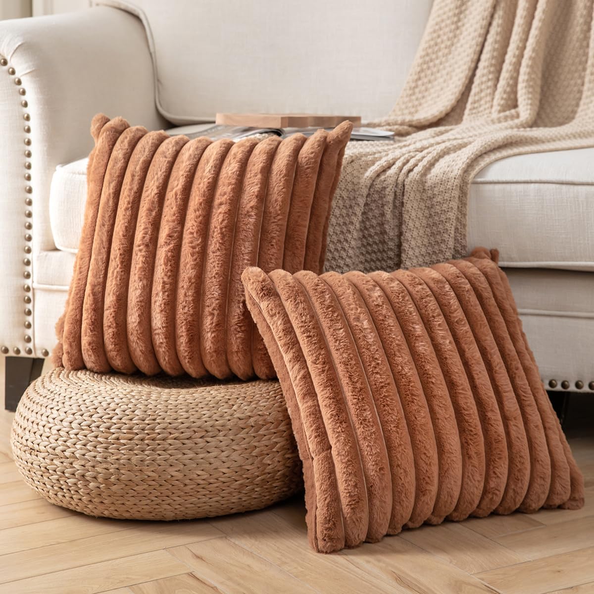 DEELAND Paquete de 2 fundas de cojín decorativas de felpa de pelo sintético de doble cara, fundas de cojín suaves a rayas para sofá, dormitorio,