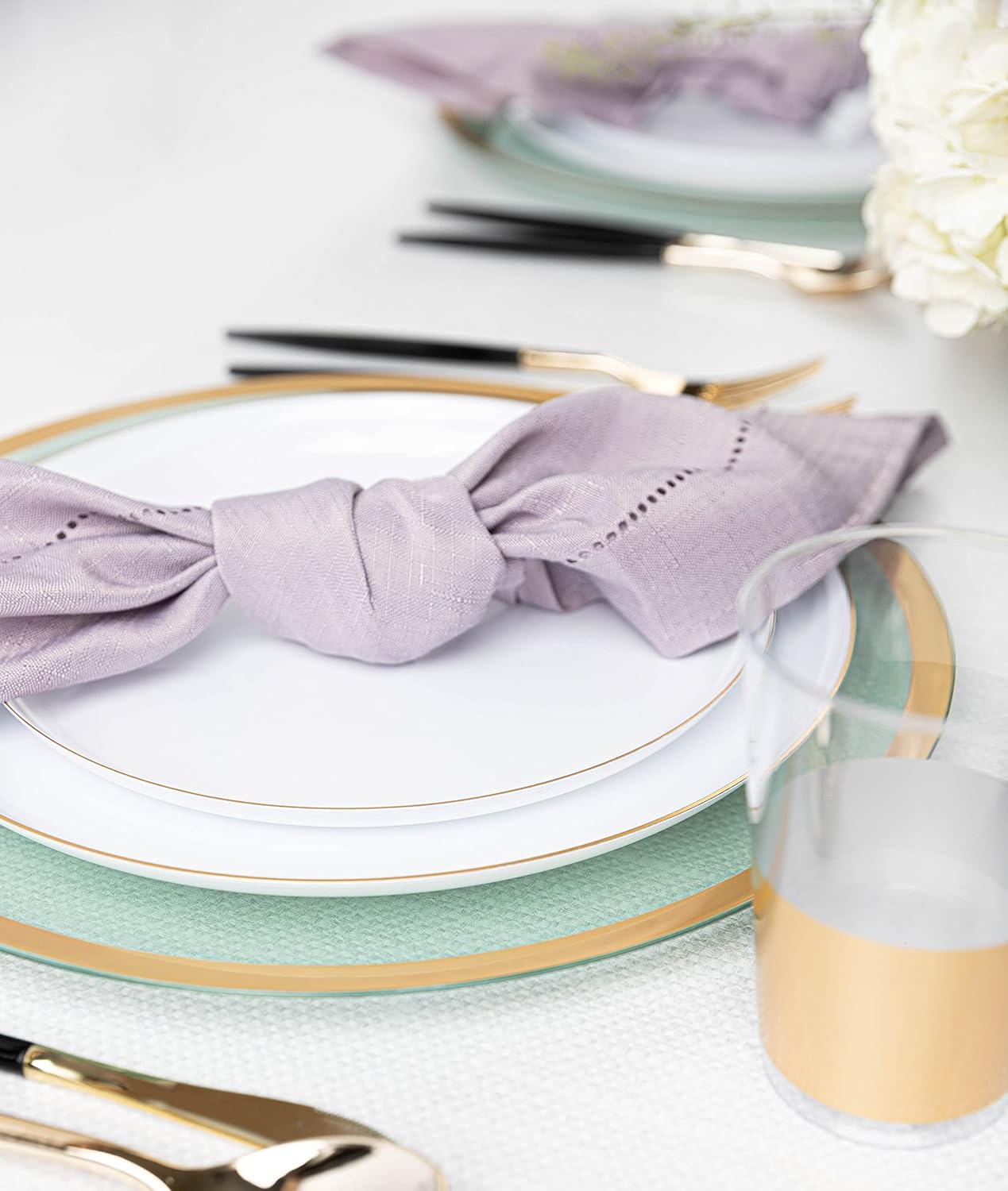 PLASTICPRO 30 unidades de 8.6 pulgadas Platos de fiesta de plástico blanco con borde dorado Colección Premium pesado elegante vajilla desechable