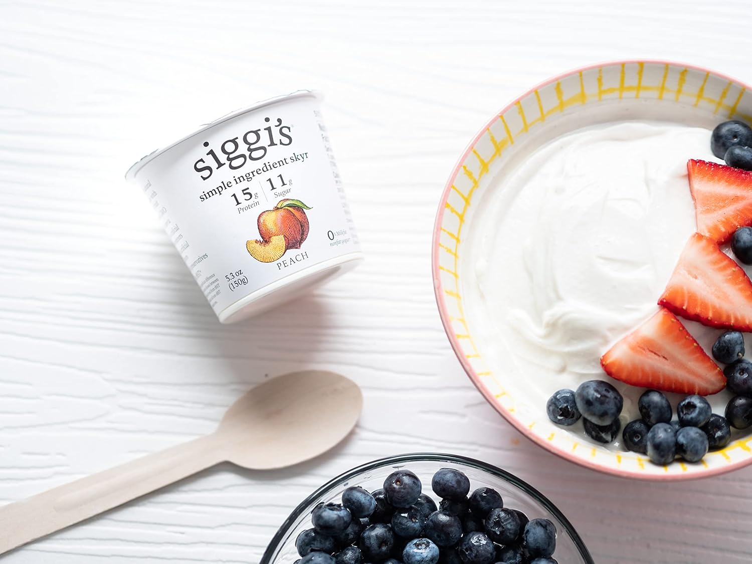 siggi’s Yogur islandés sin grasa, melocotón, 5.3 onzas taza de una sola porción, bocadillo de yogur grueso y rico en proteínas
