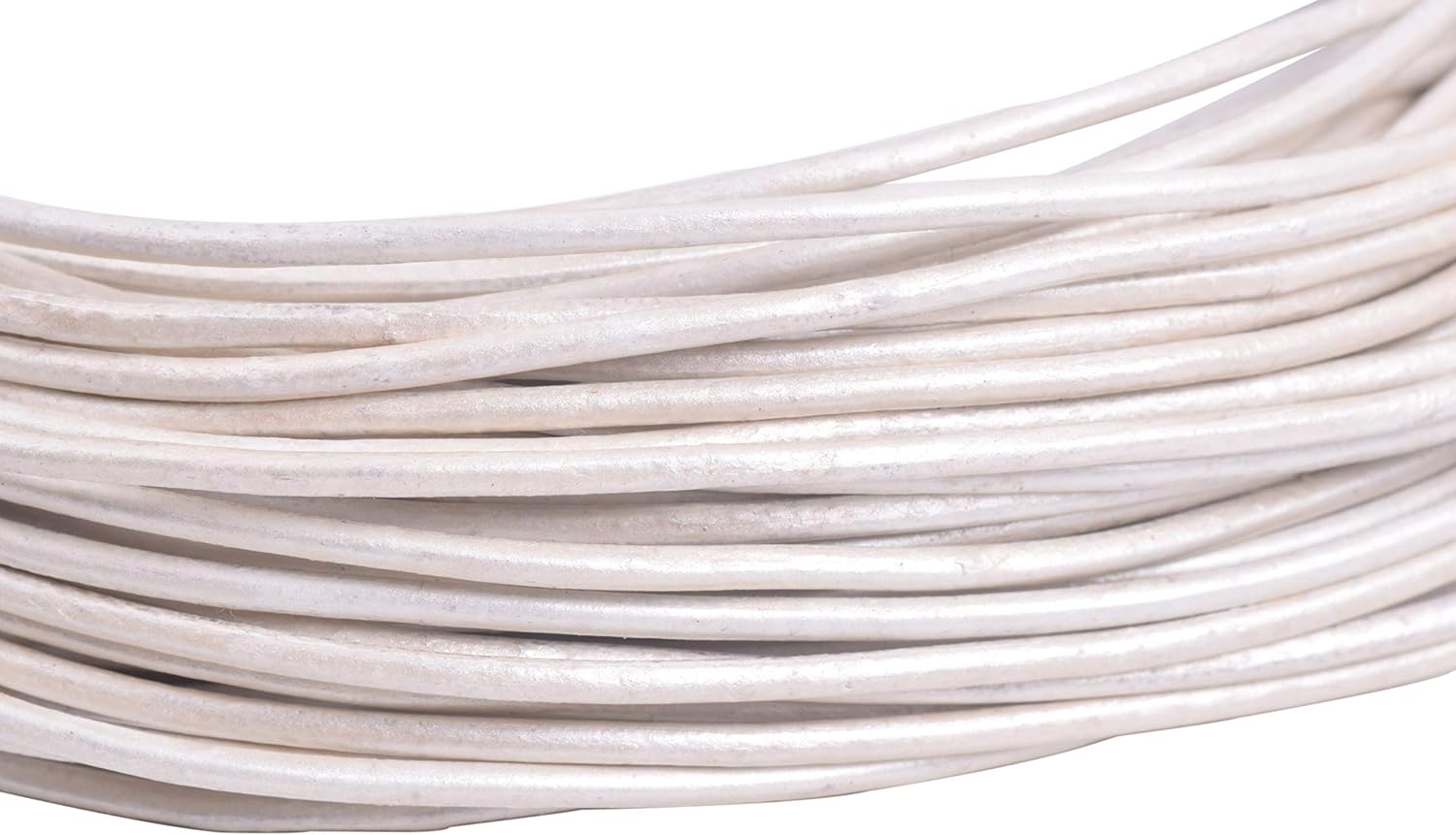 KONMAY 1 rollo de 25 yardas de cuerda de piel auténticacuerda de pielpara hacer joyas, manualidades, Blanco perla metalizada., 1.5mm