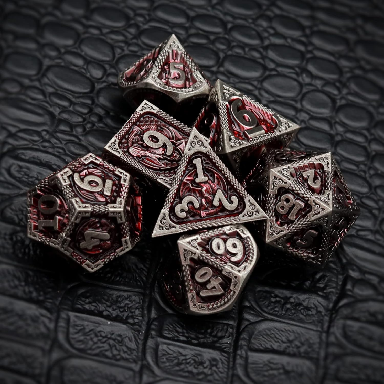 Haxtec DND Juego de dados de metal D&D con bolsa de dados de cuero, dados poliédricos de metal rojo de hierro antiguo para Dungeons and Dragons