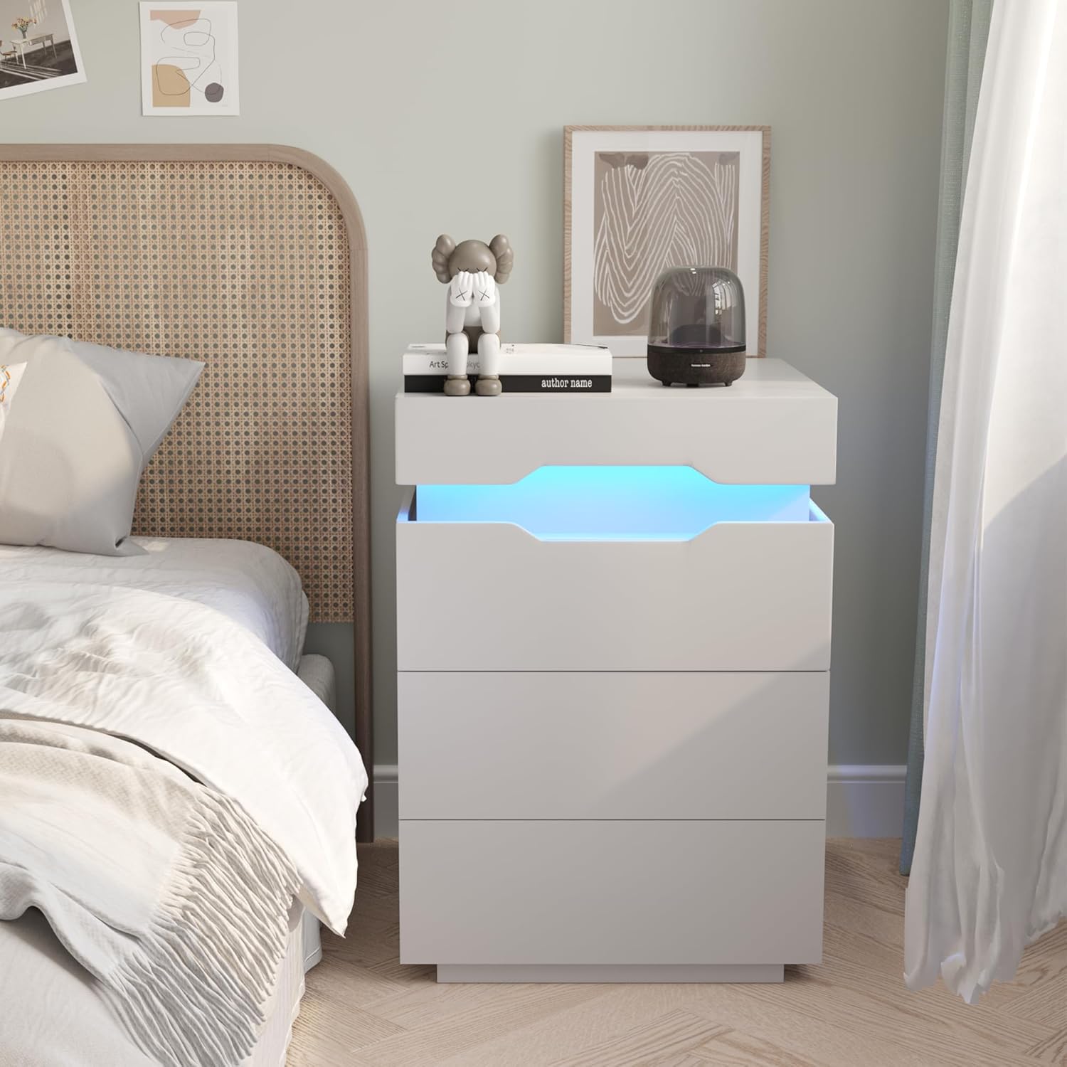 YESHOMY Juego de 2 mesitas de noche LED con estación de carga, 3 cajones para dormitorio, sala de estar, gran capacidad, 27.5 pulgadas de altura,