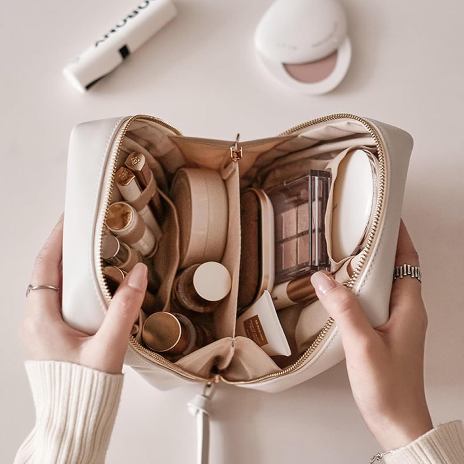 Atlodas Bolsa de maquillaje premium, bolsa de cosméticos portátil para mujeres con compartimentos, bolsa de maquillaje de viaje de gran capacidad