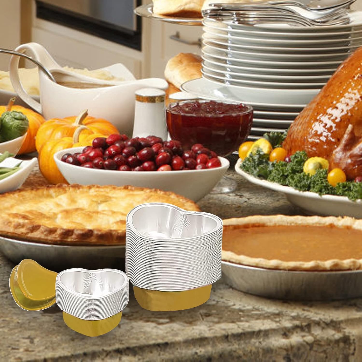 Paquete de 50 moldes de papel de aluminio en forma de corazón con tapas, 3.4 fl oz3.5 onzas, mini tazas desechables para hornear flan para postres,