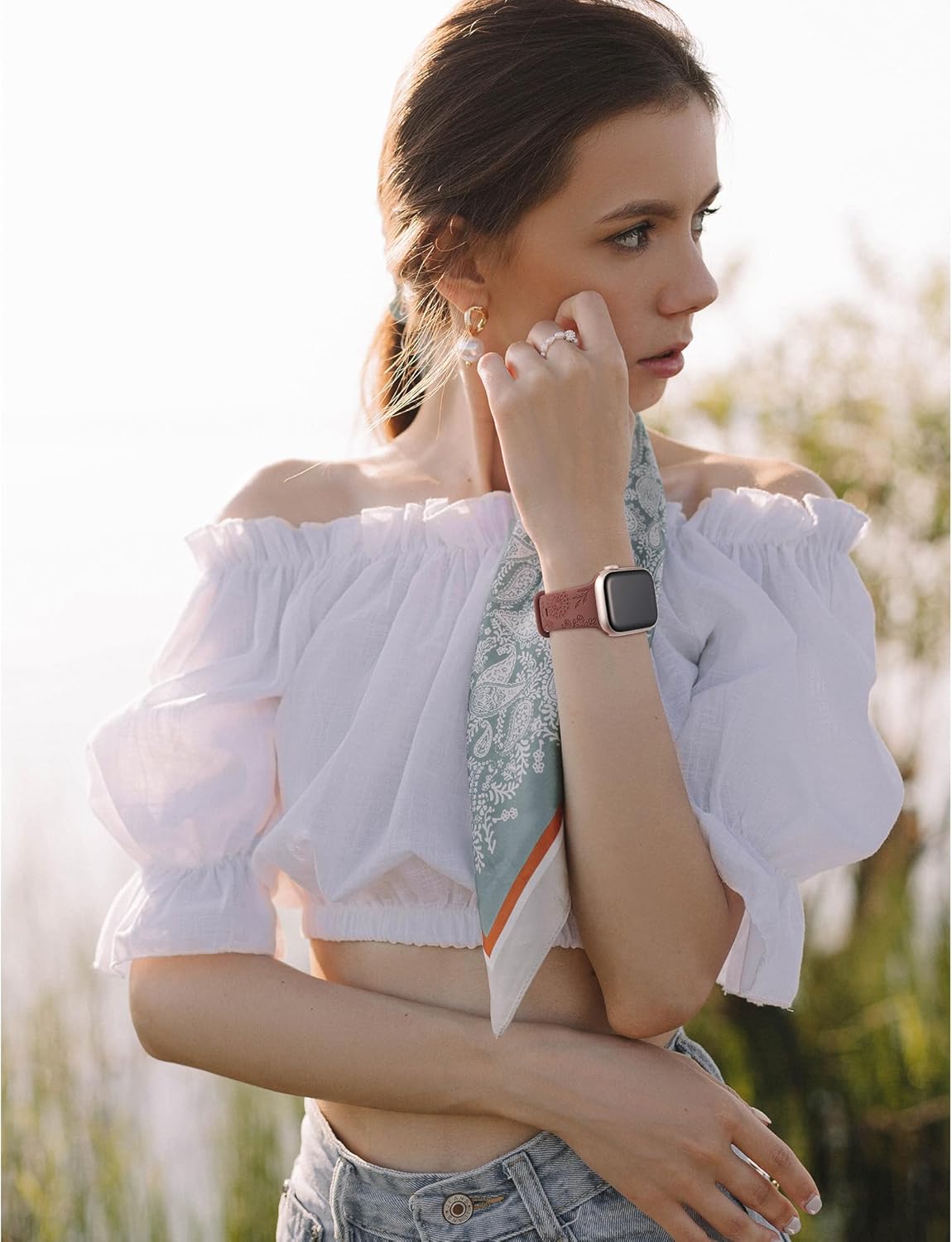 Minyee Paquete de 2 correas con grabado floral compatibles con correas de Apple Watch de 1.614 in, 1.575 in, 1.496 in, 1.732 in, 1.772 in, 1.654 in,