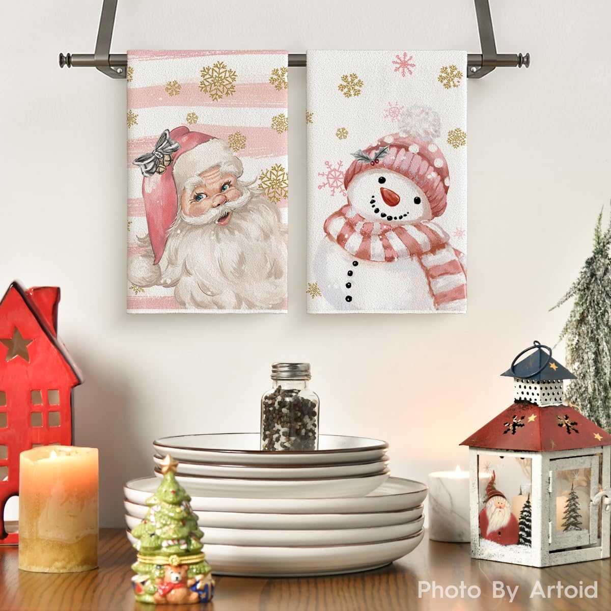 Artoid Mode Juego de 4 toallas de cocina de Navidad con bola de muñeco de nieve de Papá Noel, color rosa, 18 x 26 pulgadas, decoración de Navidad