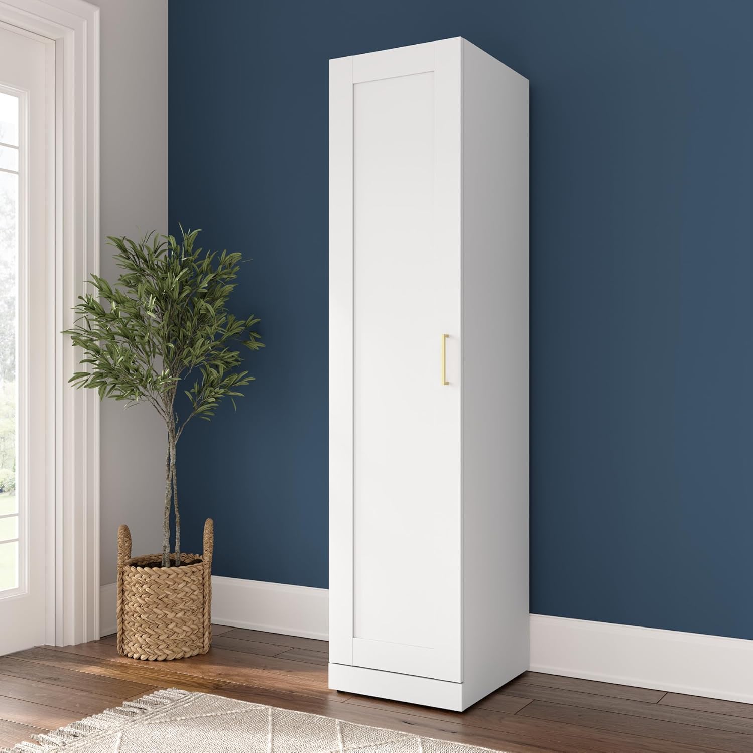 Bush Business Furniture Hampton Heights – Armario alto y estrecho con puerta y estantes  Almacenamiento para espacio de trabajo de oficina en casa,