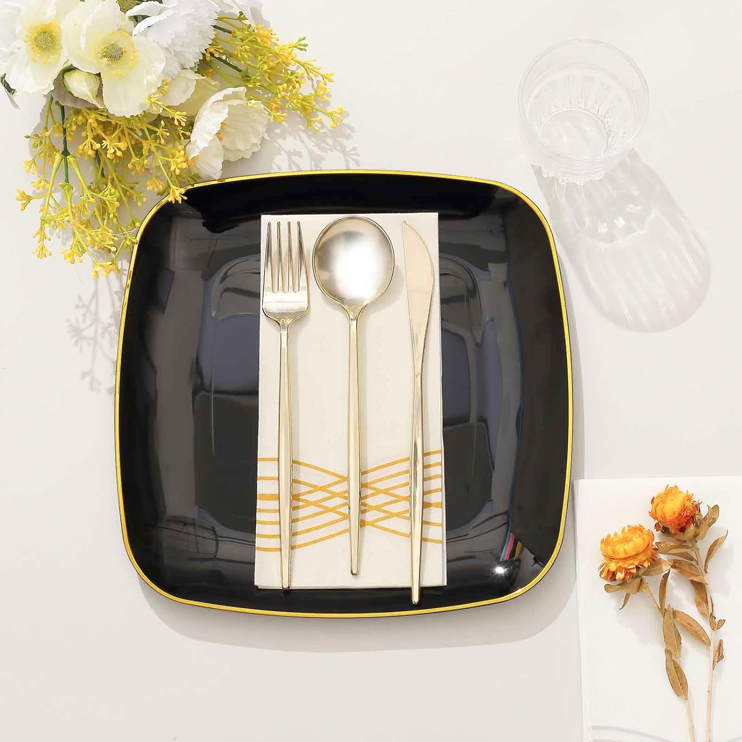 Efavormart – Paquete de 10 platos cuadrados de plástico para postre de 10 pulgadas, color negro con borde dorado, platos desechables para ensalada