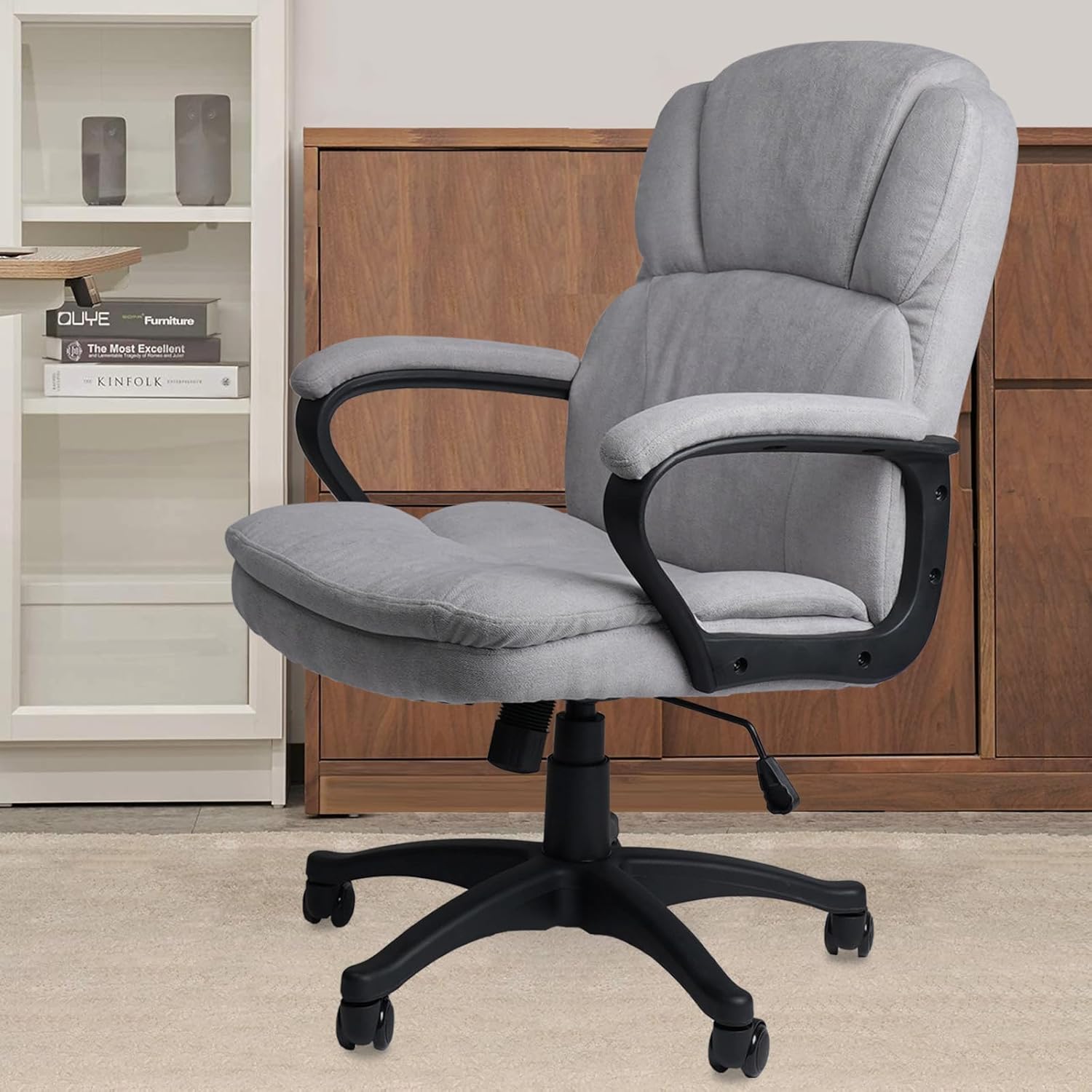 CLATINA Silla de oficina ejecutiva ergonómica con tapizado giratorio de altura ajustable, acolchado grueso para reposacabezas y reposabrazos para
