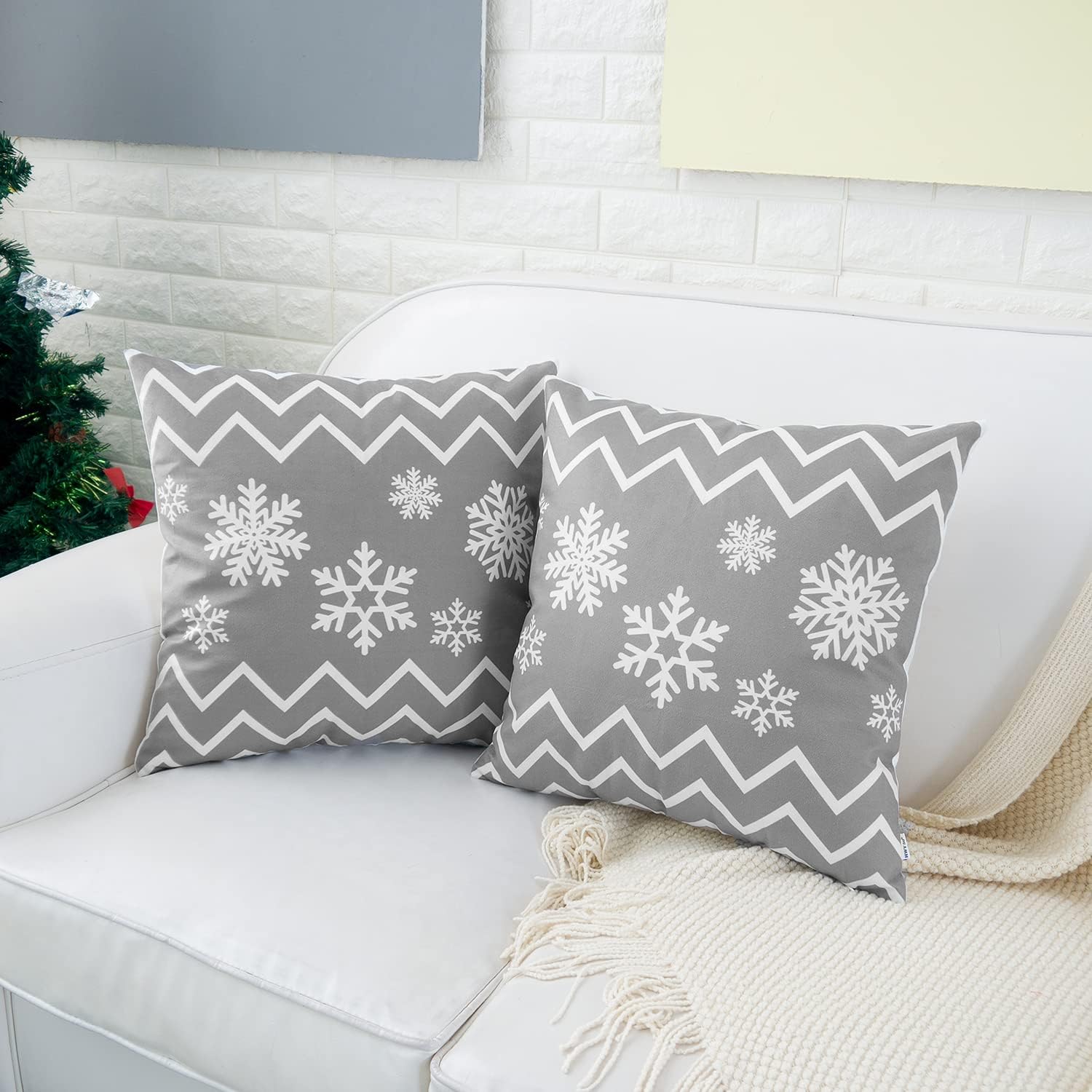 HWY 50 Juego de 4 fundas de cojín cuadradas de 18 x 18 pulgadas para sofá, cama, sala de estar, suave, decorativo, navideño, bohemio, copos de