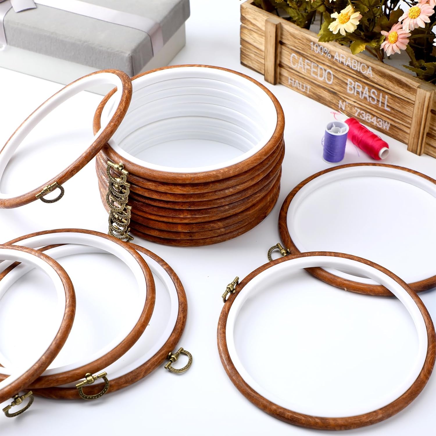 Burbell 15 aros redondos para bordar, anillos de goma, anillos de punto de cruz, marcos de adorno de madera imitada, kits de marcos de exhibición