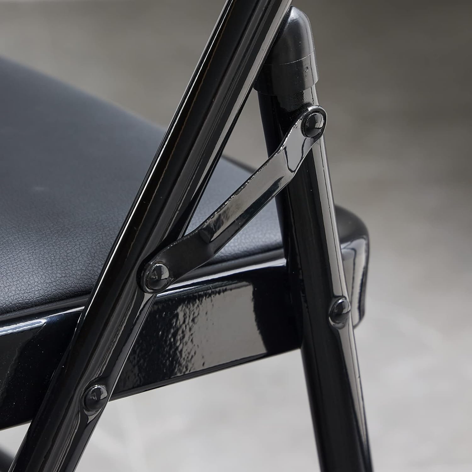Karl home Paquete de 8 sillas plegables negras con asientos acolchados para exteriores e interiores, asiento comercial apilable portátil con marco