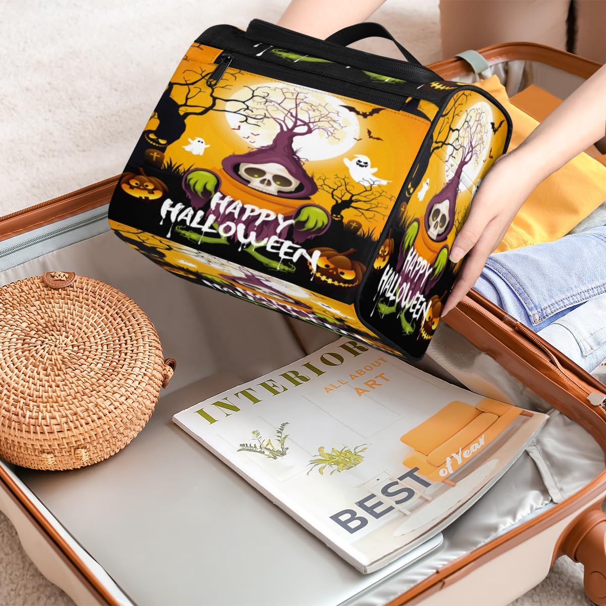 Classic Halloween Style Toiletry Bag for Women Travel Makeup Organizer with Hanging Hook Traveling Cosmetic Bags for Toiletries Accessories