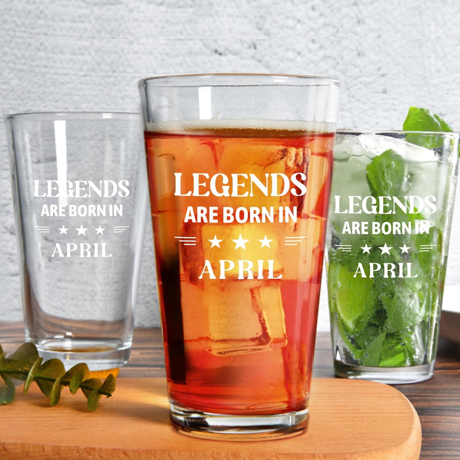 Futtumy Regalos de cumpleaños para hombres, vaso de cerveza con leyendas nacen en abril, divertido regalo de cumpleaños de abril para hombres,