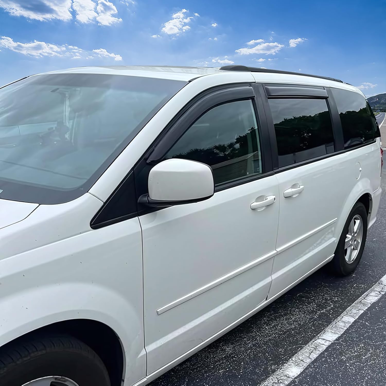 IKON MOTORSPORTS – Viseras de ventana compatibles con Chrysler Town Country 2008-2018 Dodge Grand Caravan 2008-2018, humo oscuro, acrílico, viento,