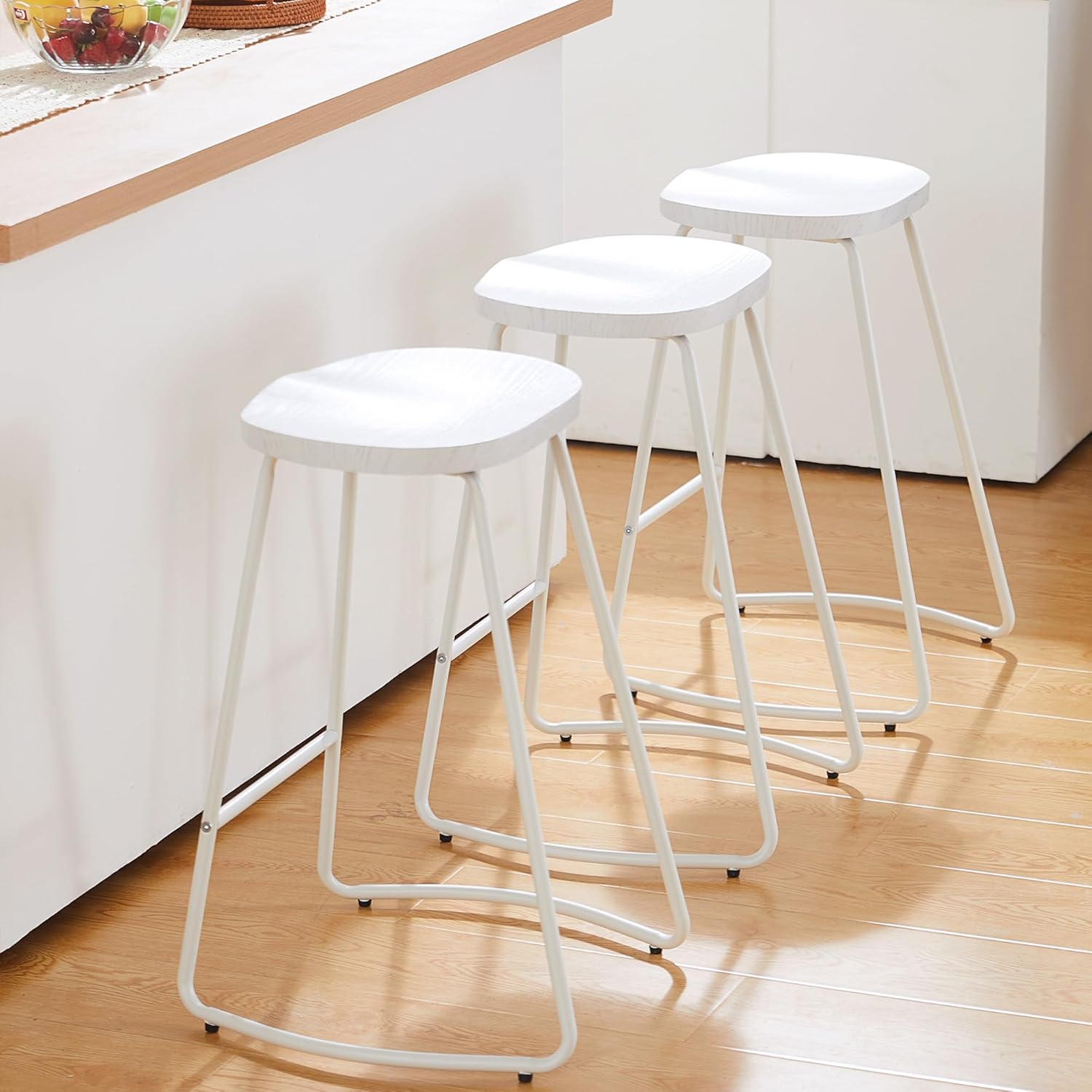HeuGah Juego de 3 taburetes de bar, taburetes de bar con asiento de silla de montar, taburete de bar sin respaldo de 26 pulgadas para isla de