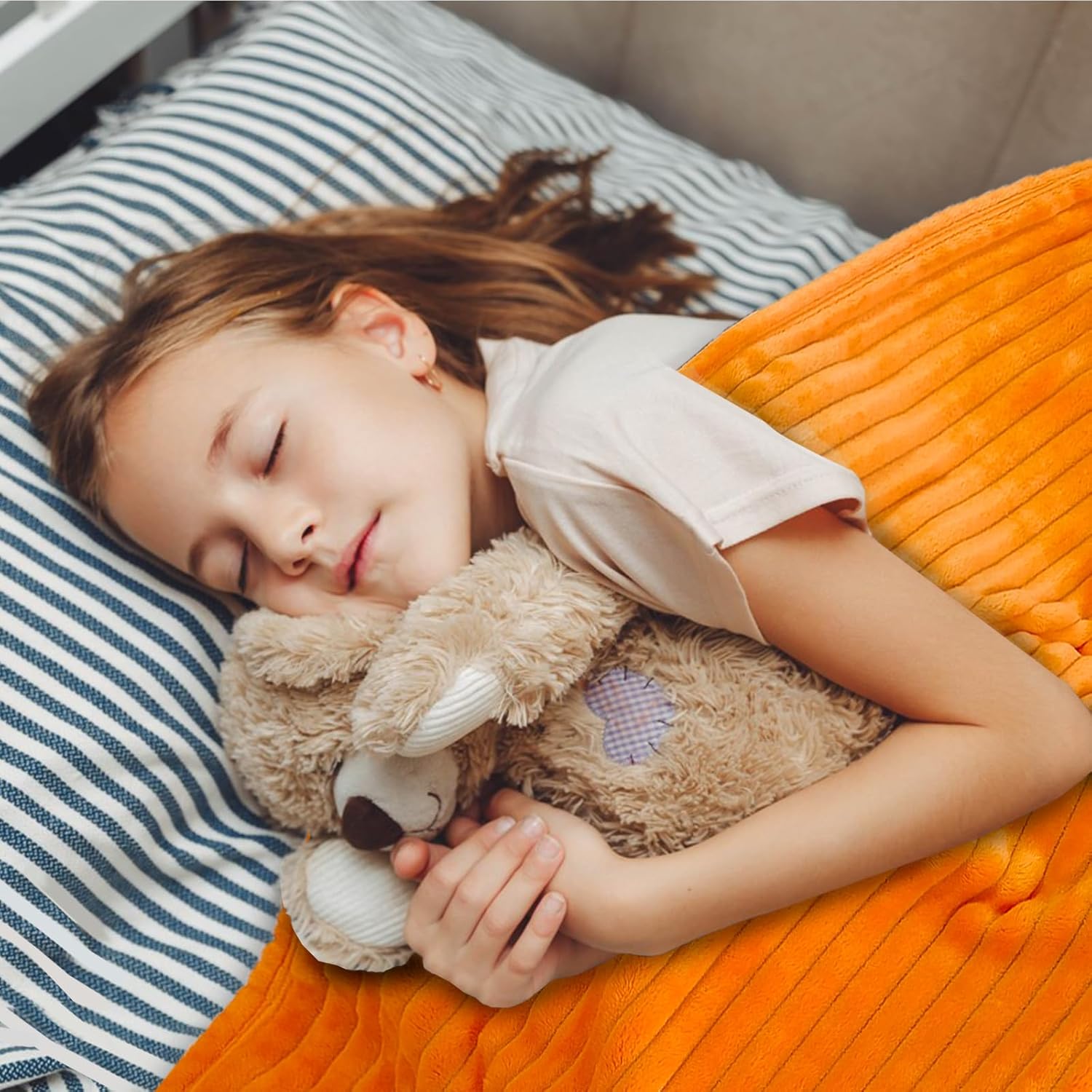 Bnuitland Manta de franela naranja claro con bolsa de almacenamiento, manta de sofá de 300 GSM súper suave con patrón de rayas para adultos y niños,