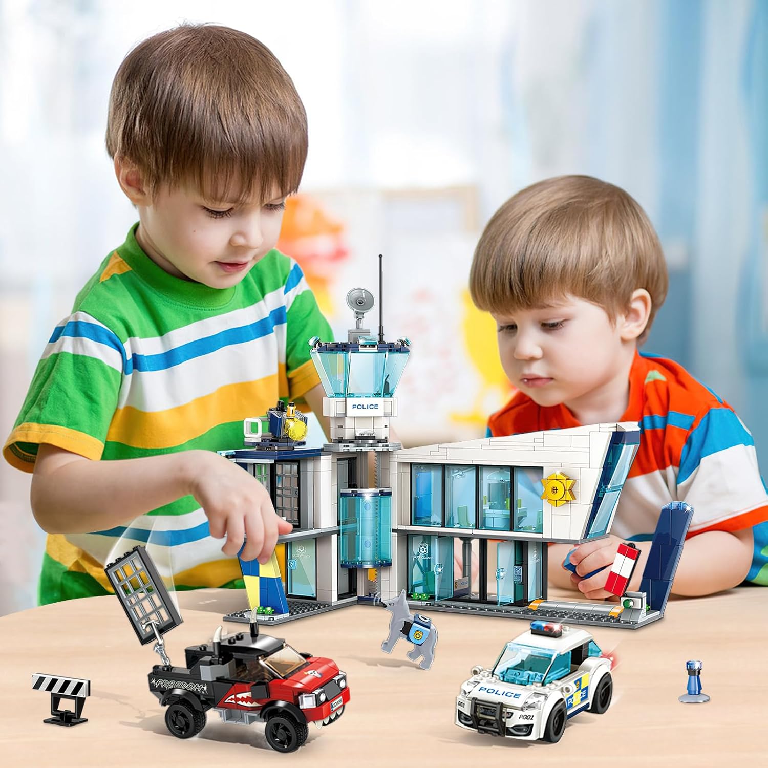 Juego de construcción STEM de estación de policía de la ciudad, compatible con militares, kit de construcción para niños, 887 piezas, el mejor