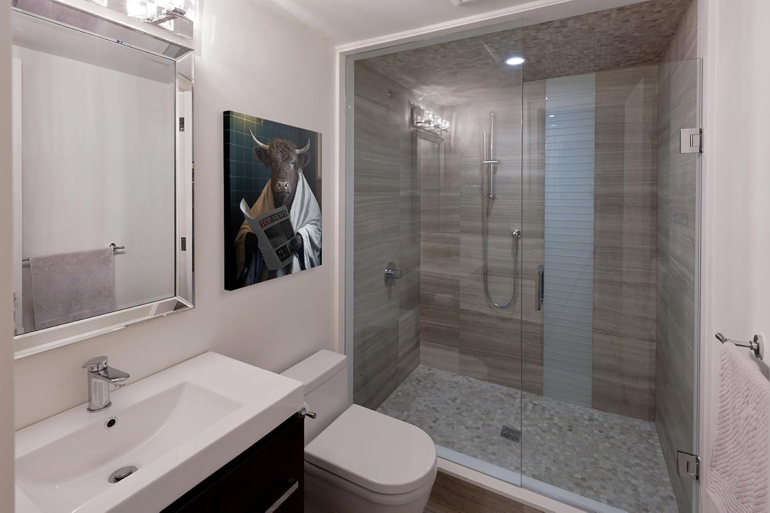 Divertido lienzo de pared para baño, vaca de las tierras altas en el inodoro, pintura vintage con estampado de animales, decoración moderna de pared