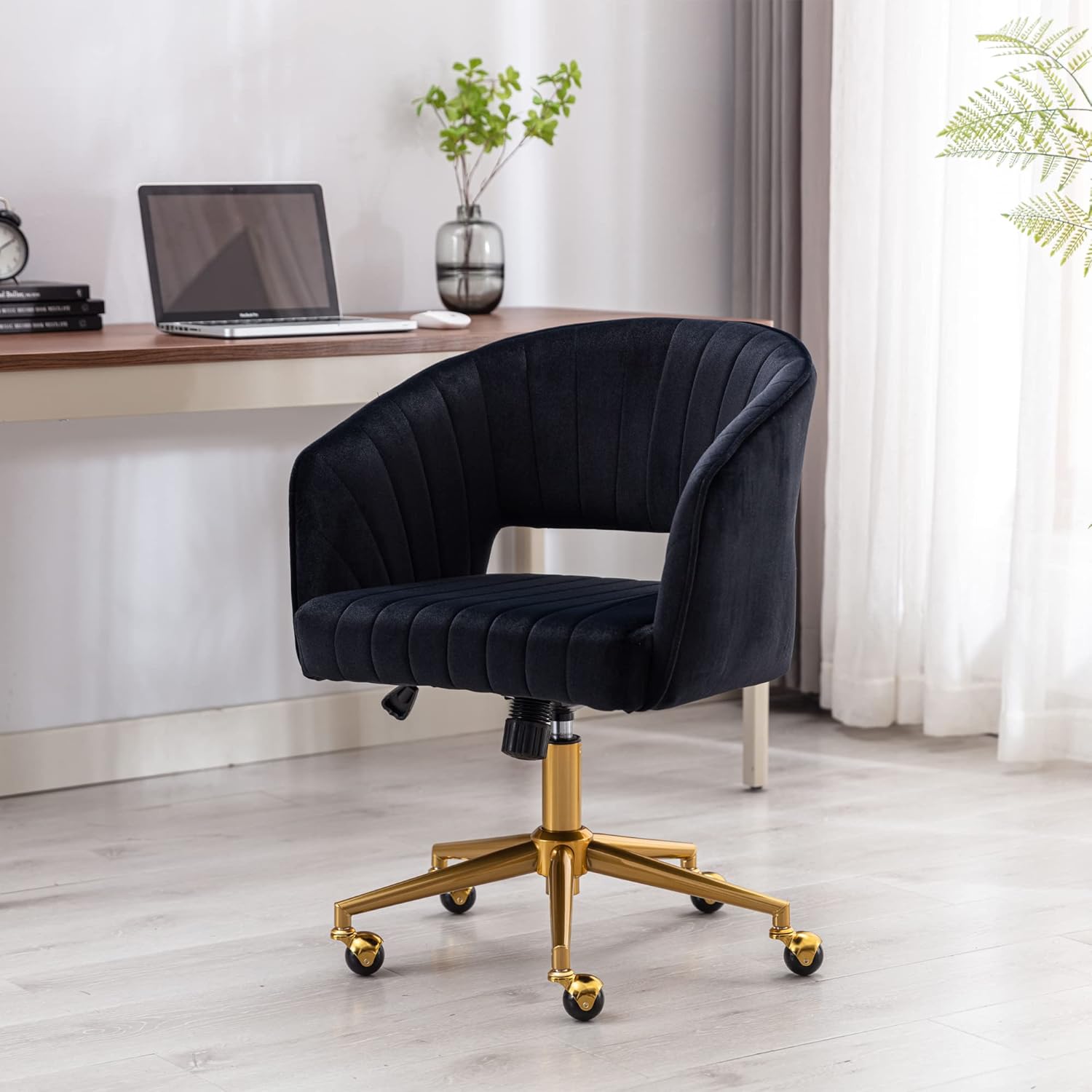 Silla de oficina en casa, silla giratoria de terciopelo para escritorio, sillón tapizado moderno con base dorada para niñas y mujeres, asiento de