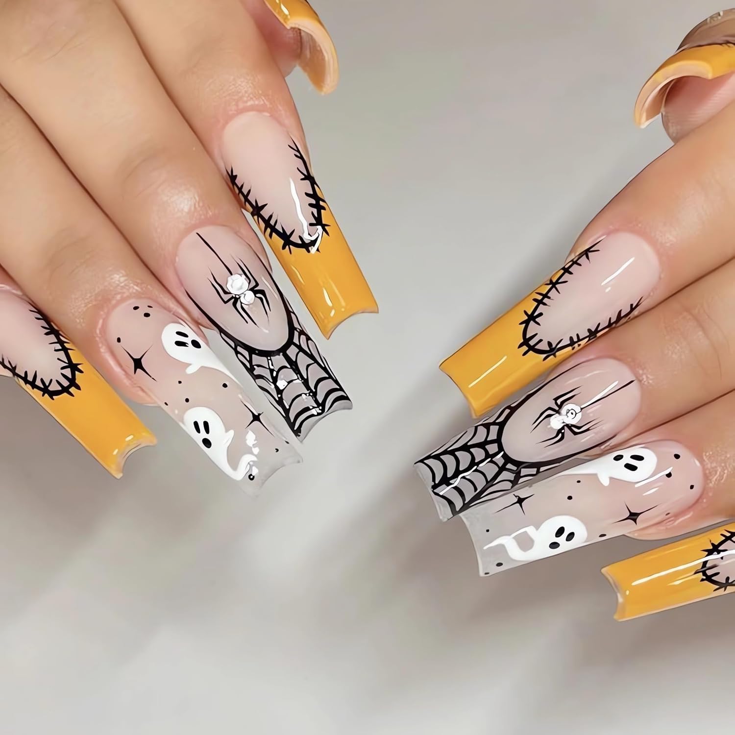 Uñas largas cuadradas de Halloween a presión con bonito diseño de telaraña fantasma, uñas postizas de Halloween, color naranja brillante, punta