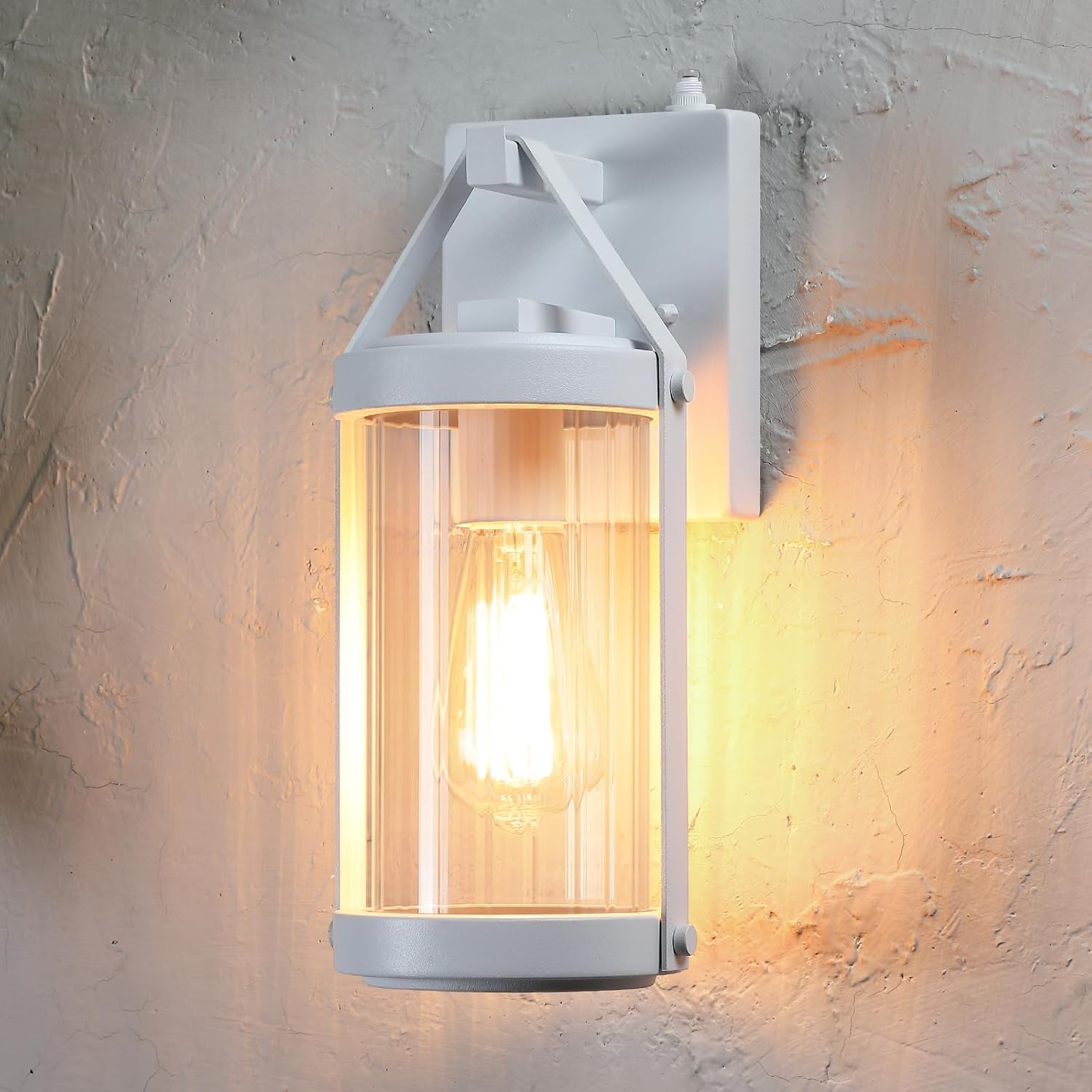 LONEDRUID Paquete de 2 lámparas de pared para exteriores, con sensor de anochecer a amanecer, lámpara de pared blanca para exteriores, farolillos