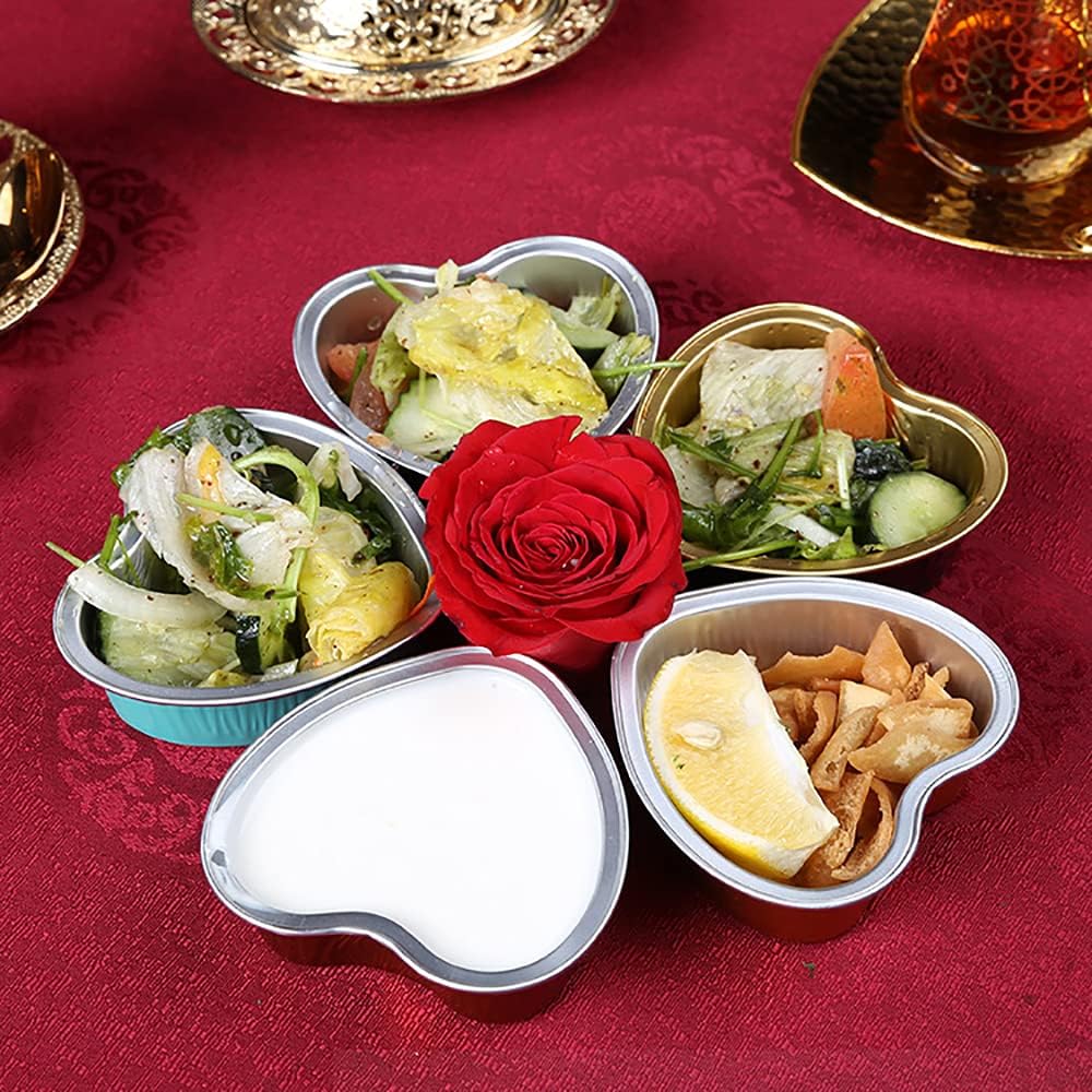 SOUJOY 100 tazas para hornear en forma de corazón, molde de papel de aluminio de 3.4 onzas con tapas, molde desechable para magdalenas de pudín para