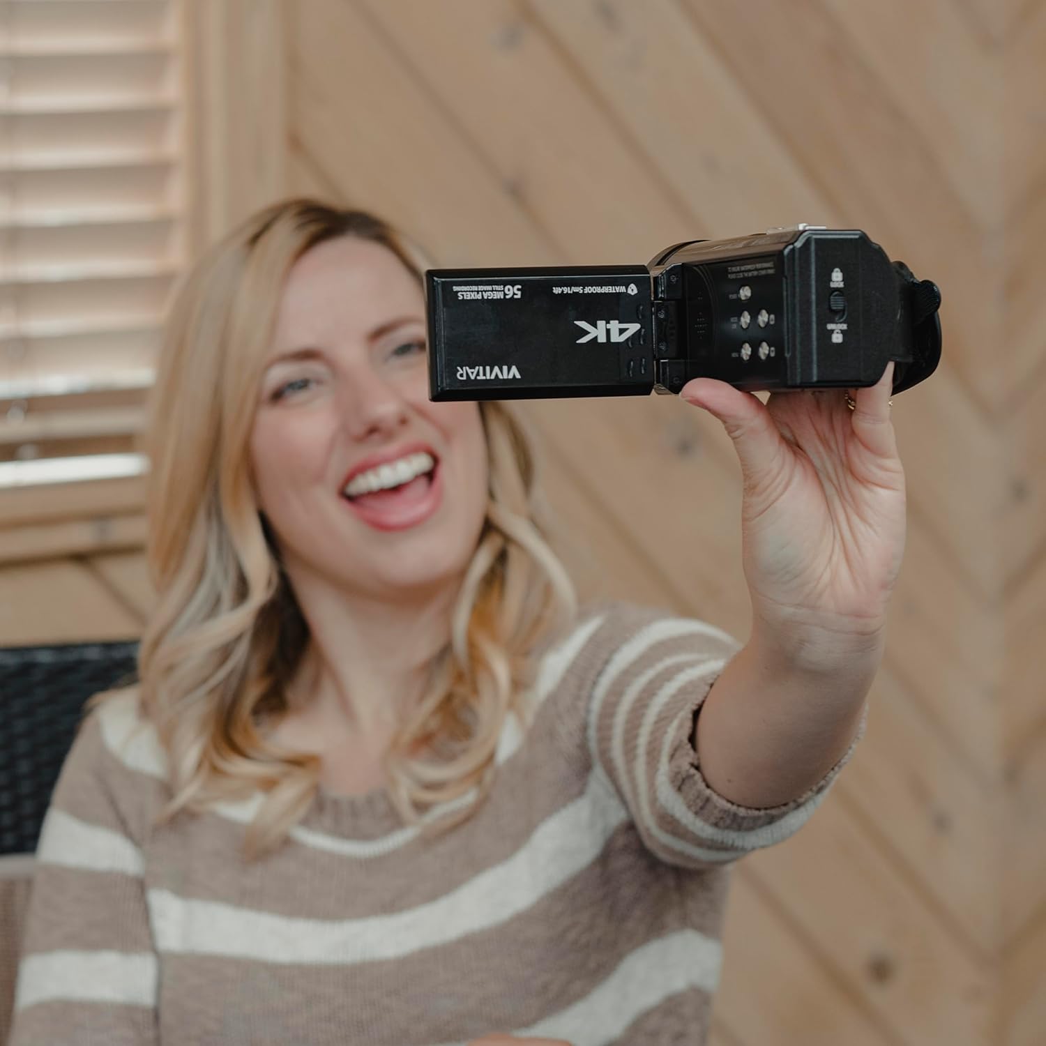 Vivitar – Cámara 4K de videocámara Ultra HD, cámara 4K para grabación de video con 56MP, sensor de 13MP, pantalla LCD giratoria a todo color de 3″,