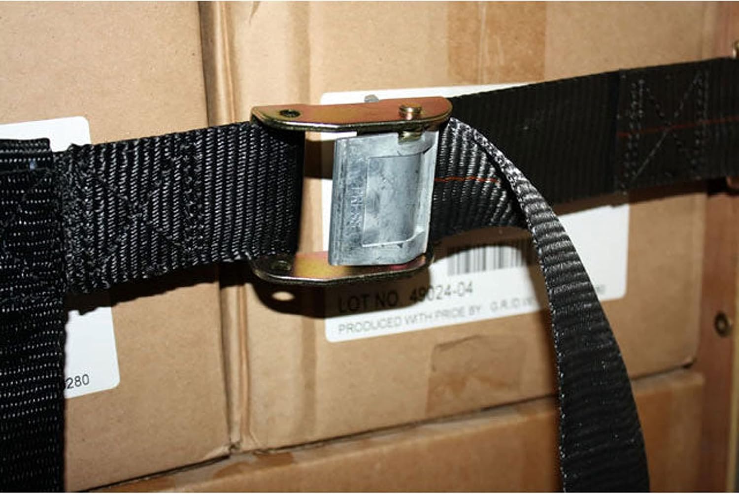 US Cargo Control Red de carga resistente con hebillas de leva y accesorios de pista electrónica, 42 x 82 pulgadas con agujeros de 8 x 8 pulgadas,