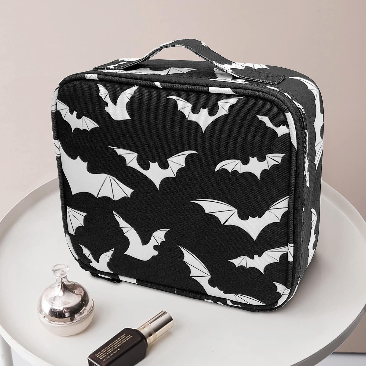 9CH Organizador de bolsas de maquillaje góticas, estuche de viaje grande con divisores ajustables para mujer, Bates góticos-1, Bolsa de maquillaje
