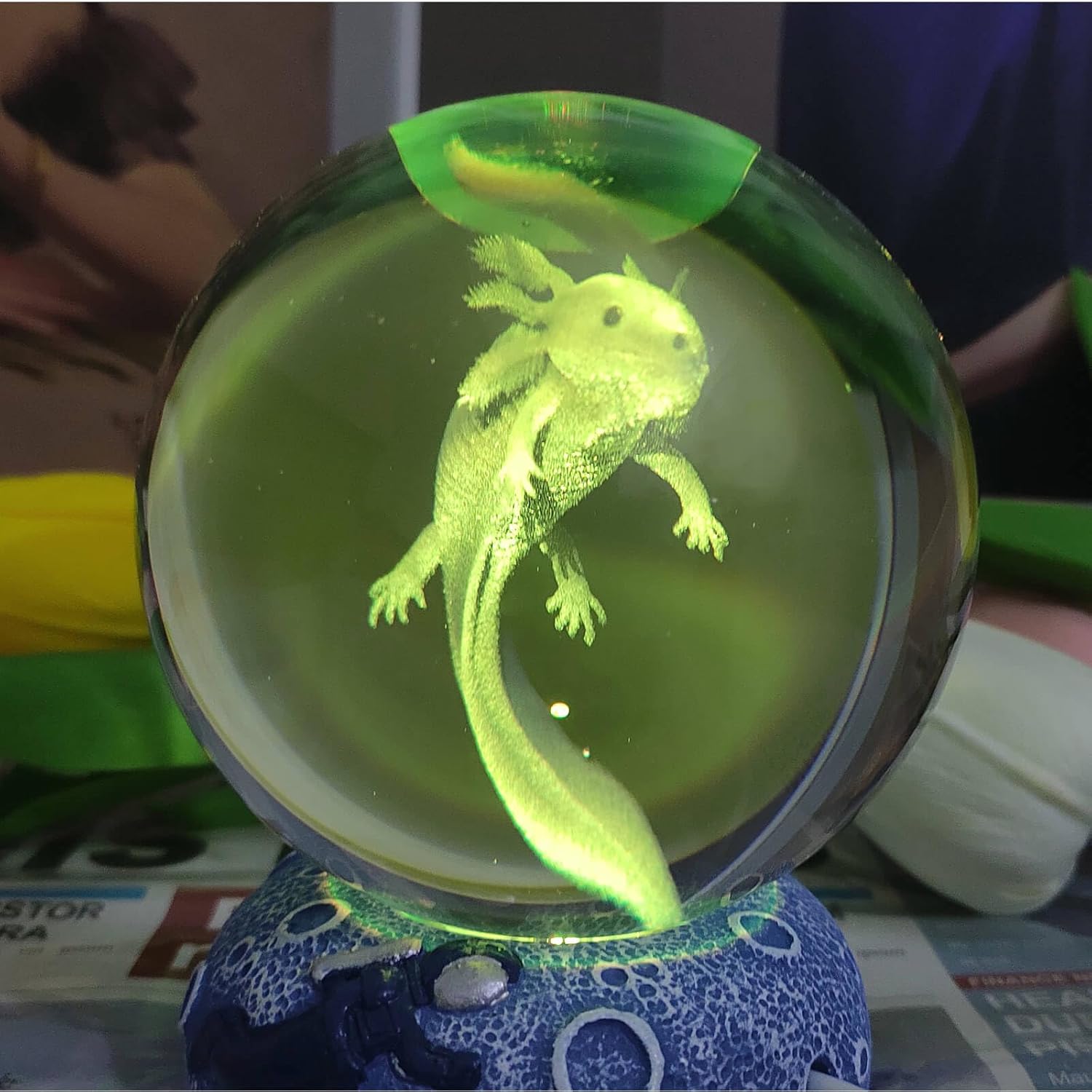 Luces LED de noche de ajolote, luz de bola de cristal 3D, luz cambiante de 16 colores, soporte base de pantalla LED, lámpara de mesa divertida para