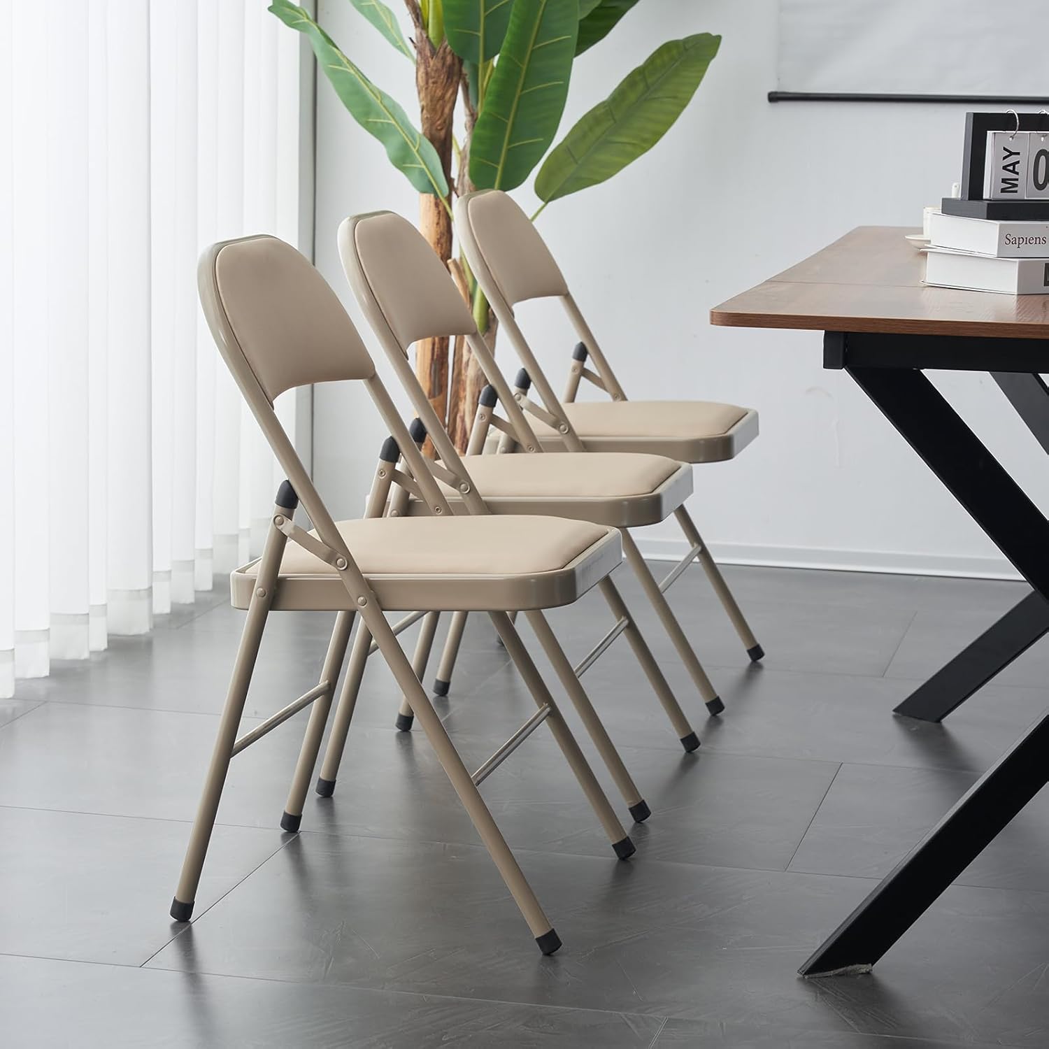 Paquete de 4 elegantes sillas plegables con asientos acolchados, sillas plegables comerciales apilables portátiles con marco de acero para el hogar,