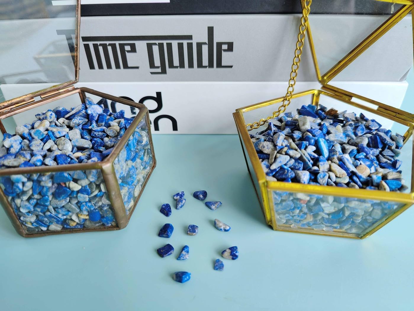 MAIBAOTA Chips de cristal de lapislázuli natural a granel de 1 libra, pequeñas piedras rodadas de cuarzo de cristal triturado, piedras decorativas