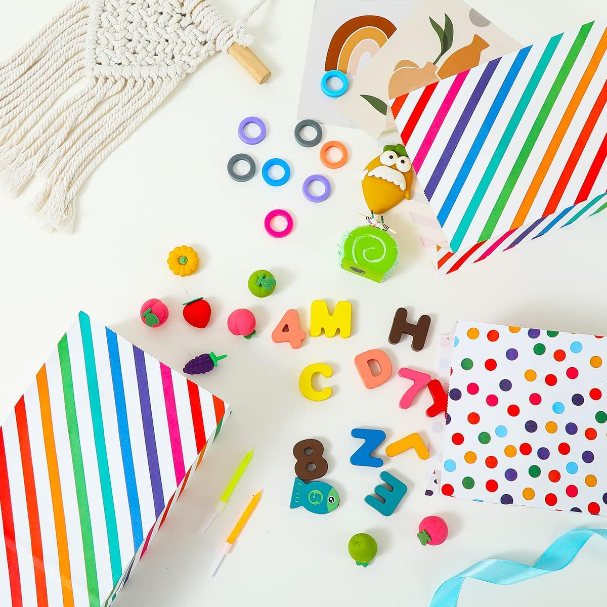 Vammy 30 bolsas de papel de regalo de arcoíris para fiestas, bolsas de regalo de papel kraft seguras para alimentos, bolsas de dulces con 36