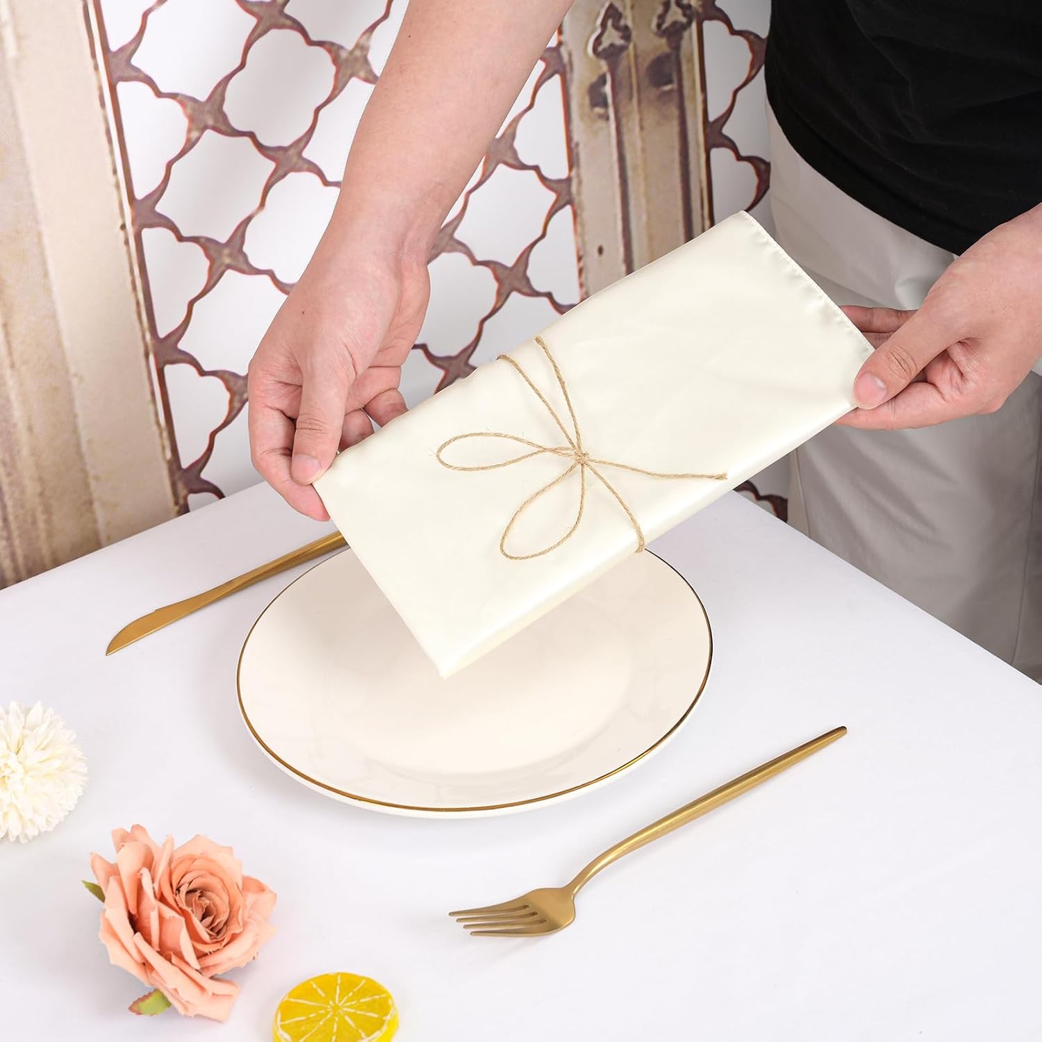 Paquete de 72 servilletas cuadradas de tela de satén de 20 x 20 pulgadas, servilletas lavables y reutilizables, servilletas de mesa de tela suave