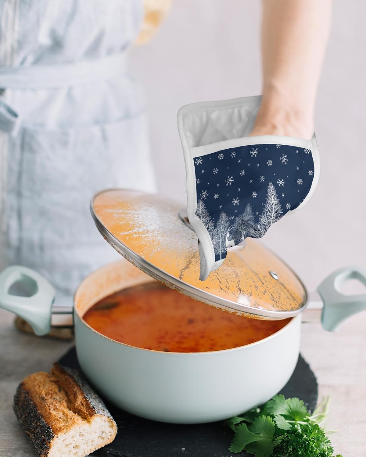 Juego de 5 soportes para ollas de Navidad para cocina, antideslizantes y aislantes de calor, juego de agarraderas de tela de toalla con bolsillo,