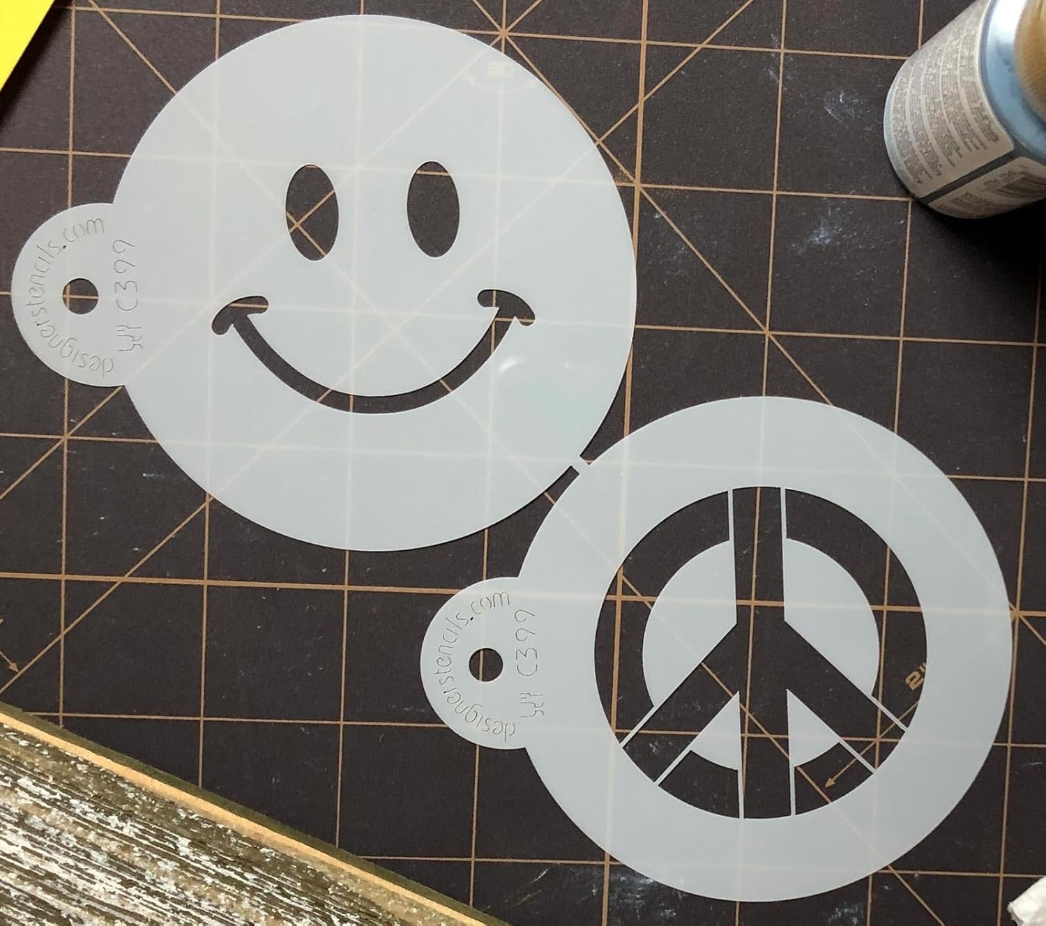 Designer Stencils Juego de plantillas de galletas de paz y felicidad, beigesemitransparente