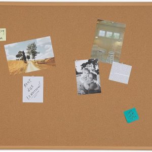 Staples Tablero de anuncios de corcho duradero estándar, marco con acabado de roble, 4 pies x 3 pies (28337-CC) Staples Tablero de anuncios de corcho duradero estándar, marco con acabado de roble, 4 pies x 3 pies (28337-CC)