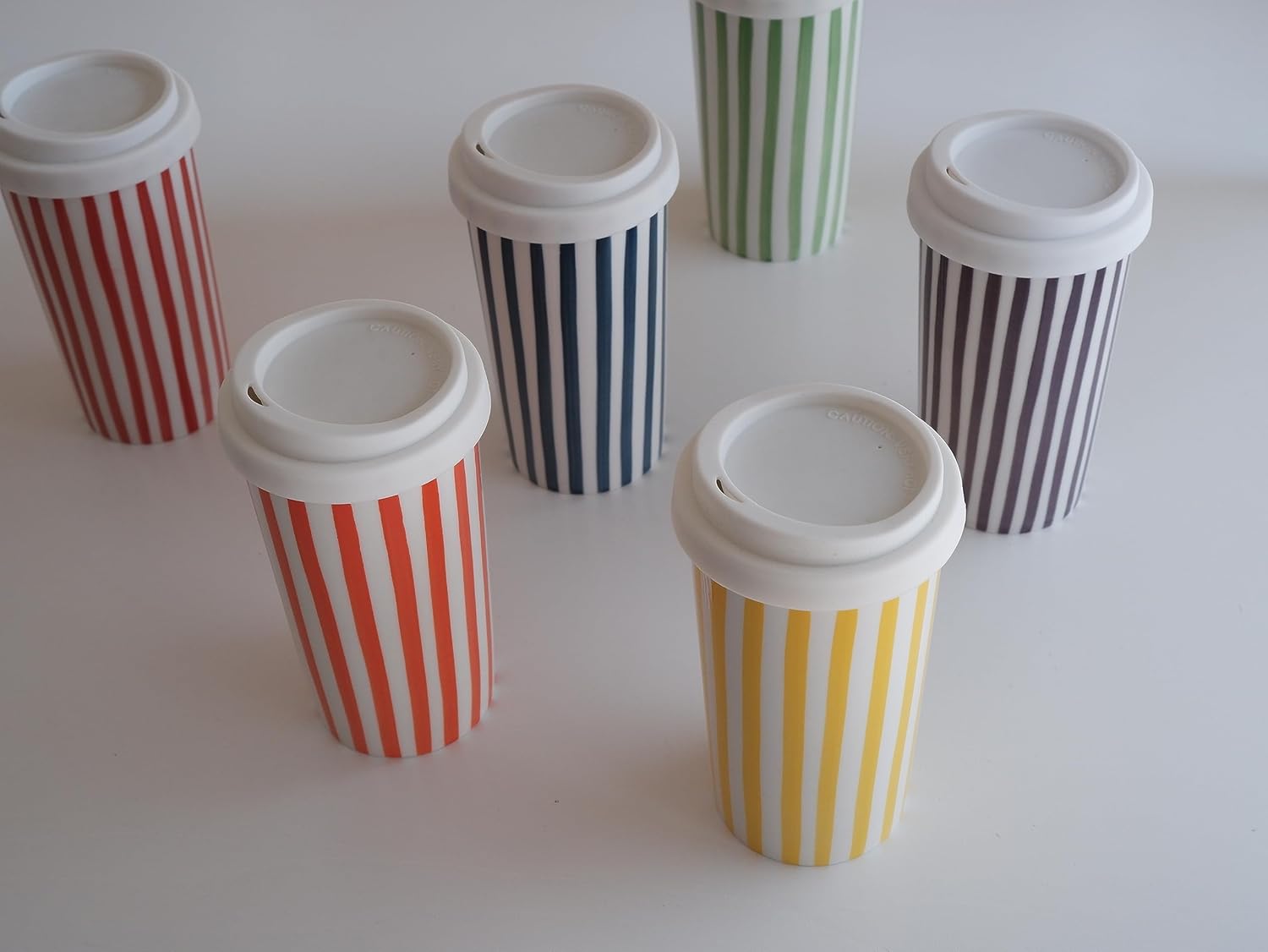 Taza de viaje de cerámica Millie con tapa, taza de café reutilizable de 12 onzas, esta taza de café de viaje de cerámica hecha a mano es apta para